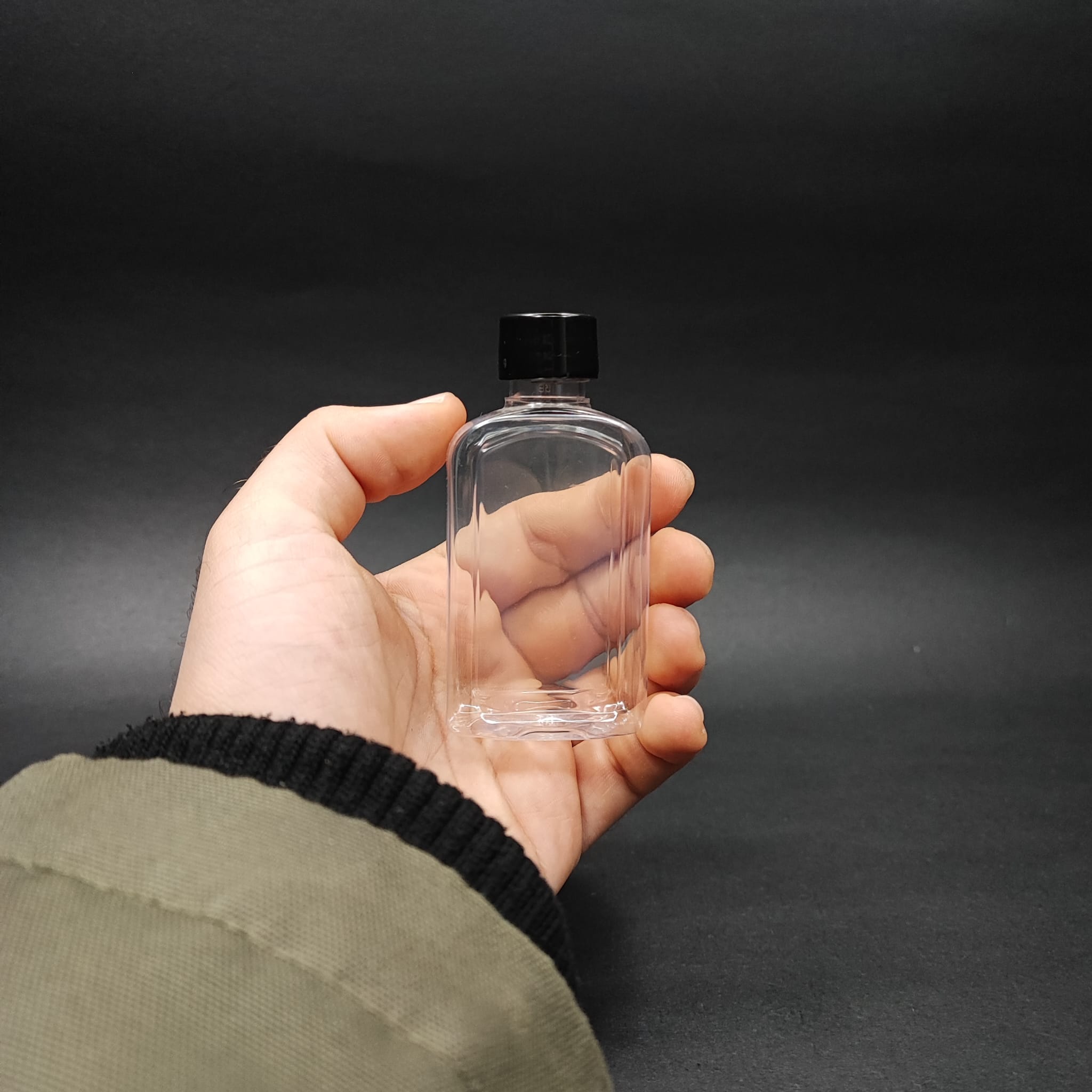 50 CC YASSI PLASTİK ŞİŞE + KENDİNDEN CONTALI SIZDIRMAZ SİYAH KAPAK - 50 ML KAPAKLI PET ŞİŞE
