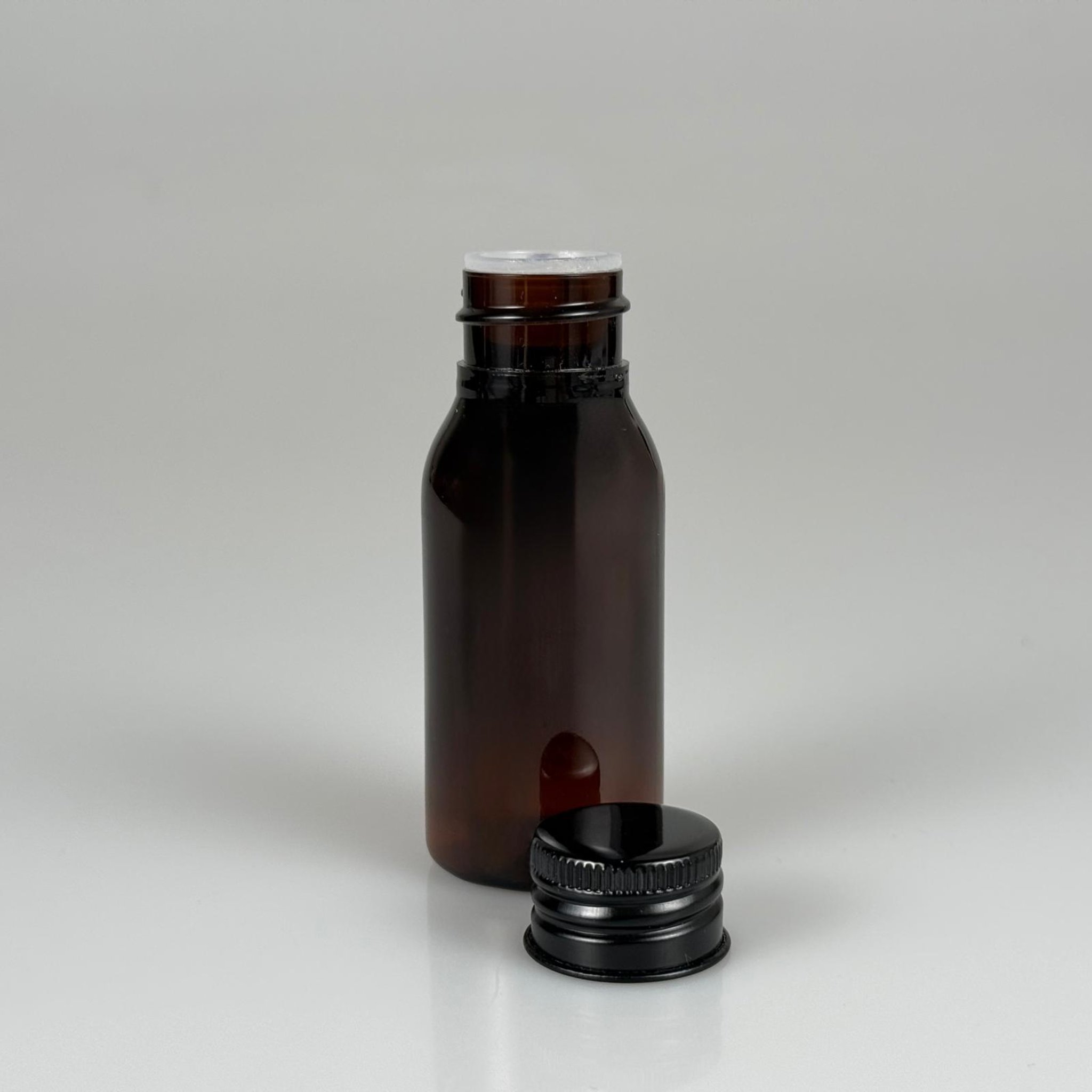 50 CC AMBER SERT MODEL PET ŞİŞE (24 AĞIZ) + KÖPÜK CONTALI SİYAH METAL ALÜMİNYUM KAPAK + KOLONYA TIPALI TAKIM - 50 ML KAPAKLI KAHVERENGİ PLASTİK ŞİŞELER