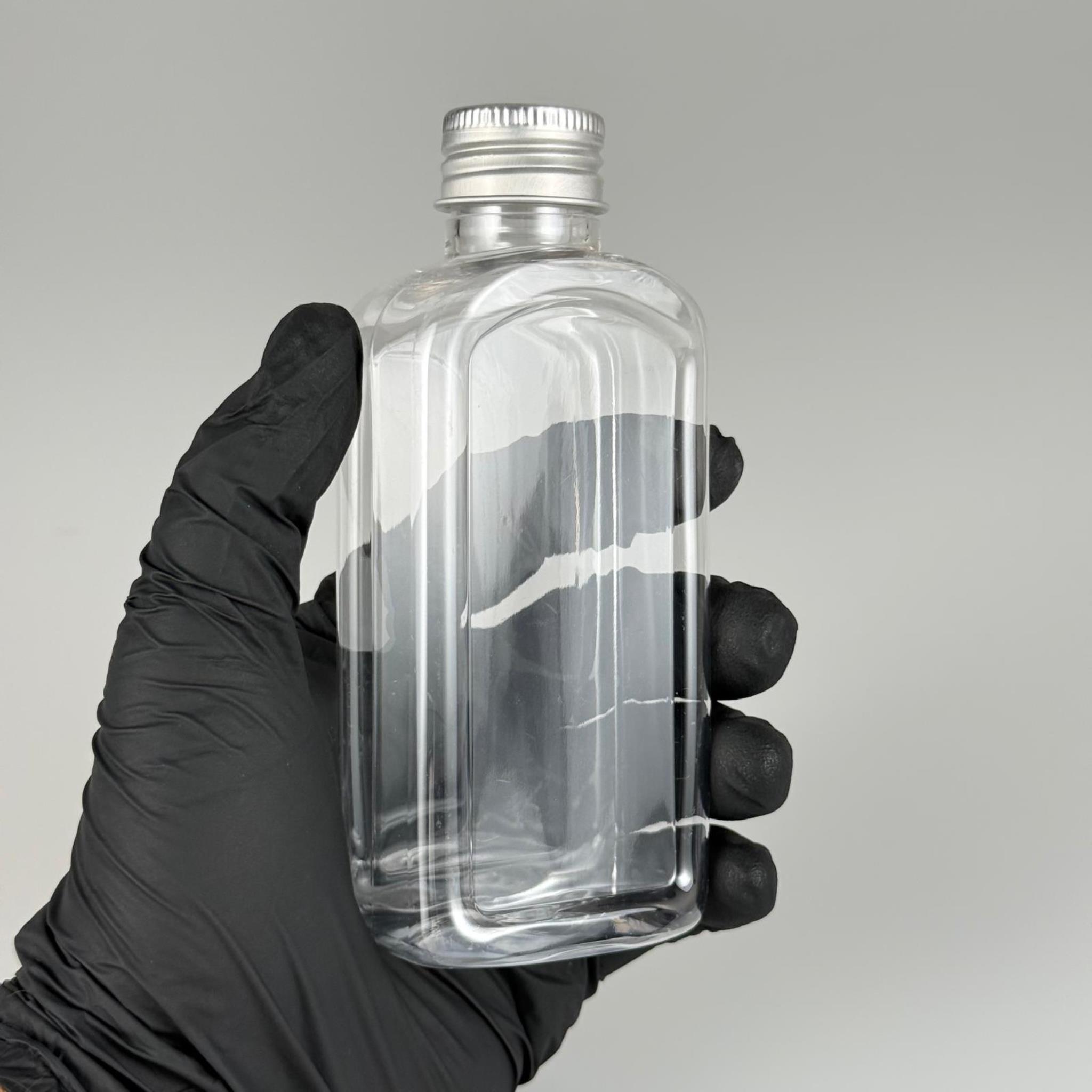 140 CC YASSI KÖŞELİ MODEL ŞEFFAF PET ŞİŞE (24 AĞIZ) + KÖPÜK CONTALI GÜMÜŞ METAL ALÜMİNYUM KAPAK + KOLONYA TIPALI TAKIM - 140 ML KAPAKLI PLASTİK ŞİŞELER