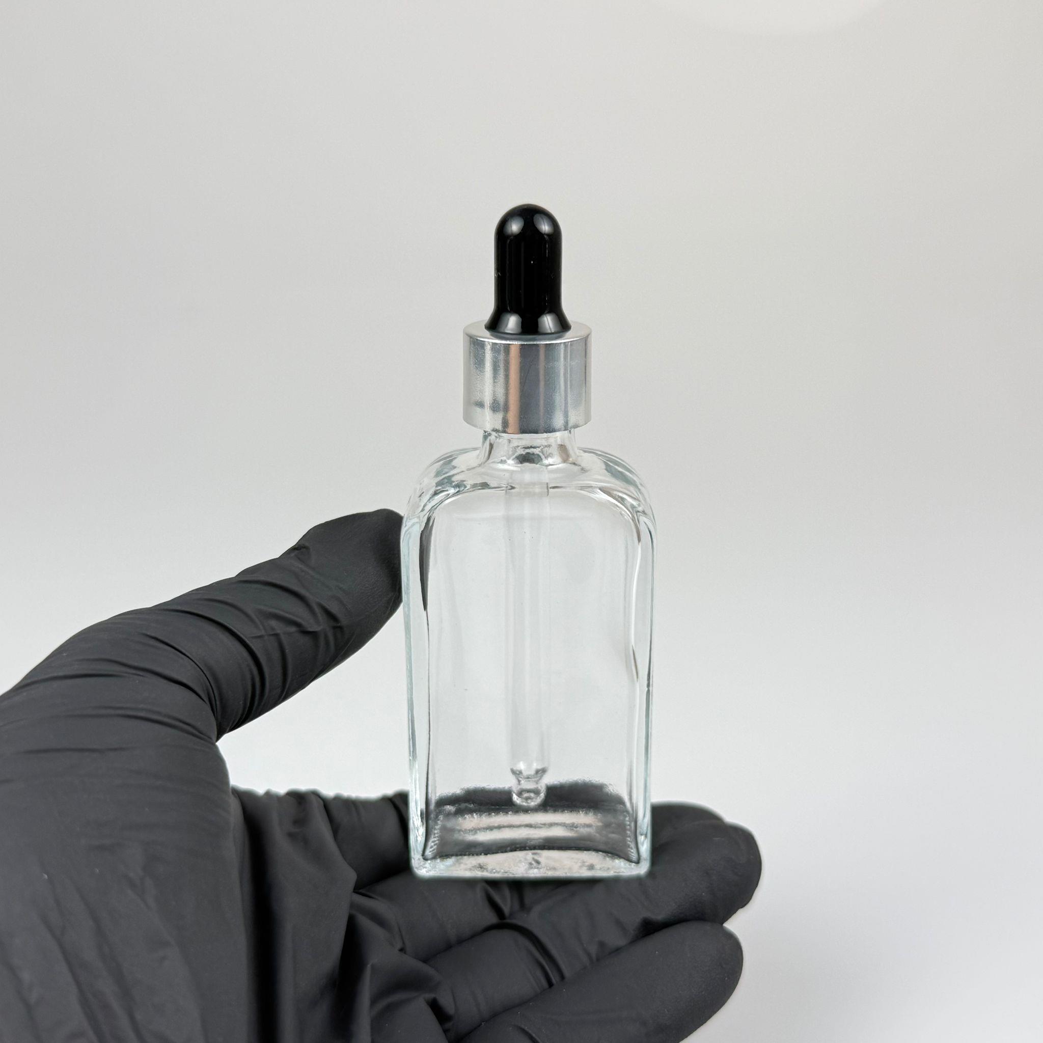 40 CC YASSI DİKDÖRTGEN PRESTİJLİ CAM DAMLALIKLI ŞİŞE - SİYAH EMZİK - GÜMÜŞ METALİK KAPAK - 40 ML CAM DAMLALIKLI ŞİŞE - DAMLALIKLI BOŞ ŞİŞE