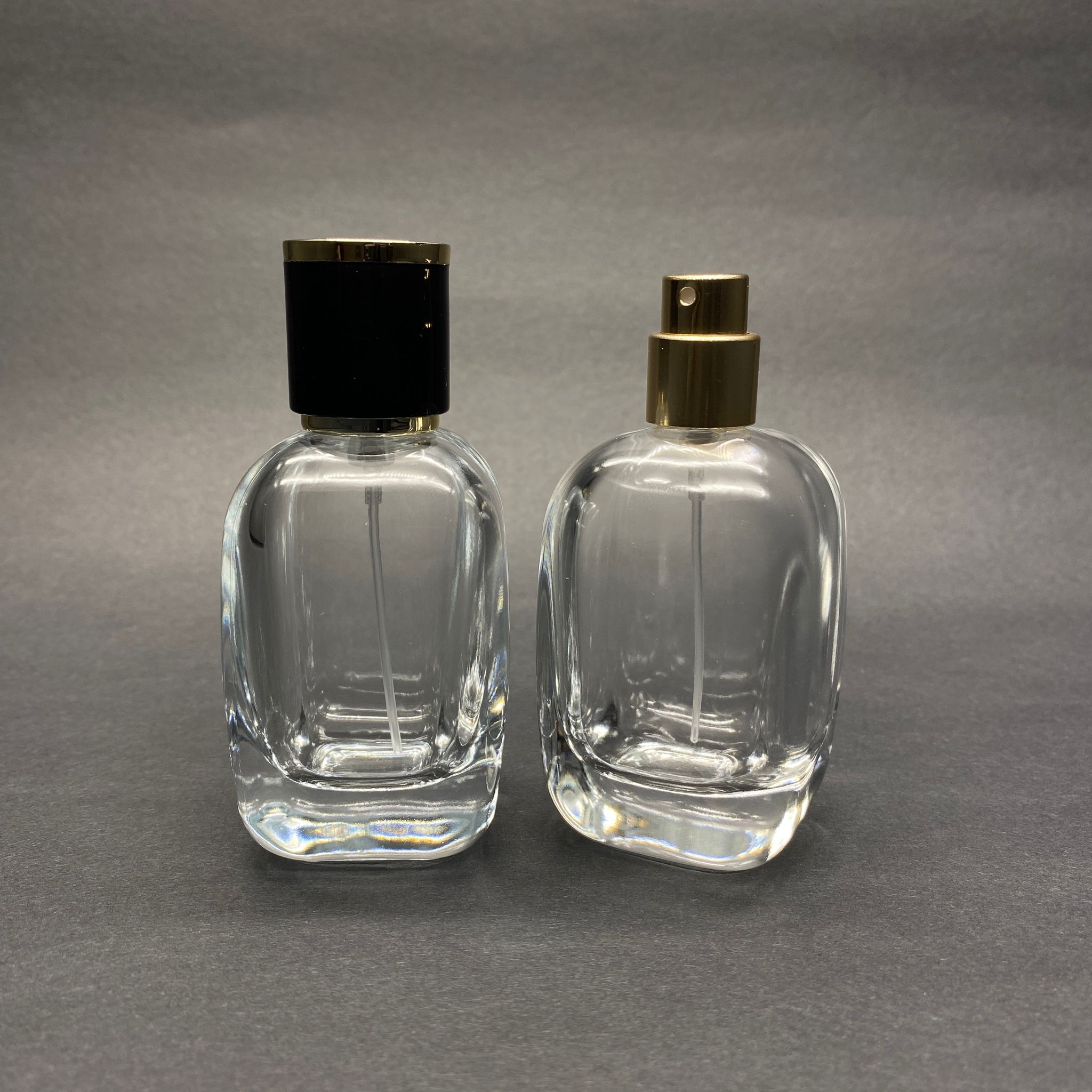 50 ML OVAL KARE MODEL CORE PARFÜM ŞİŞESİ - GOLD METAL SPREYLİ + GOLD SİYAH KAPAKLI (AĞIZ 15 MM GEÇME KOLAY KAPAMA)