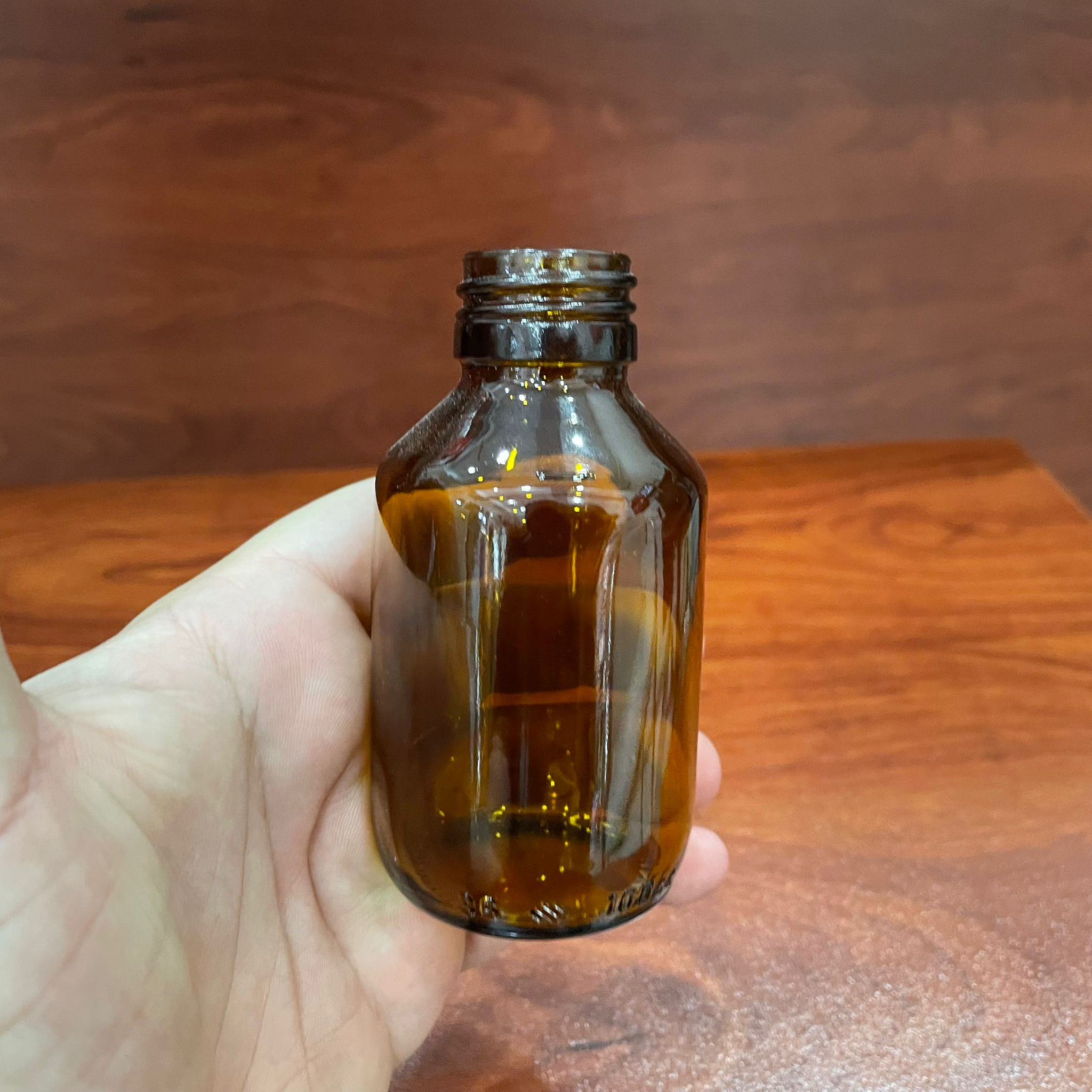 100 CC AMBER CAM ŞİŞE TOMBUL -KAPAKSIZ (28 AĞIZ) - 100 ML CAM ŞİŞE - KAHVERENGİ ECZA ŞİŞESİ - ŞİŞECAM ÜRÜN KODU: 719810 İLE EŞDEĞERDİR