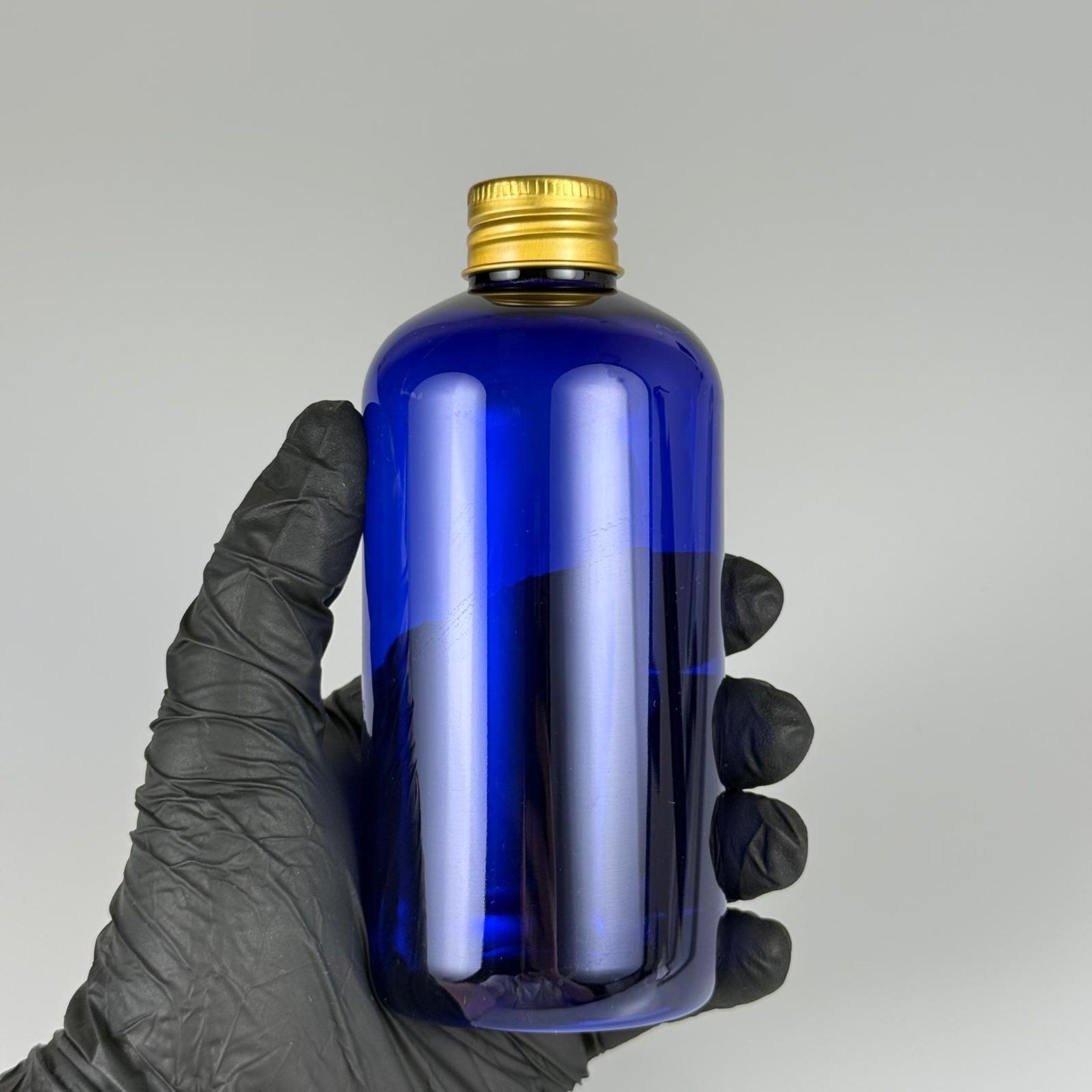 250 CC MAVİ PLASTİK ŞİŞE ZEYNEP MODEL ( 24 AĞIZ ) + KÖPÜK CONTALI GOLD METAL ALÜMİNYUM KAPAKLI - 250 ML KAPAKLI MAVİ TOMBUL PET ŞİŞELER