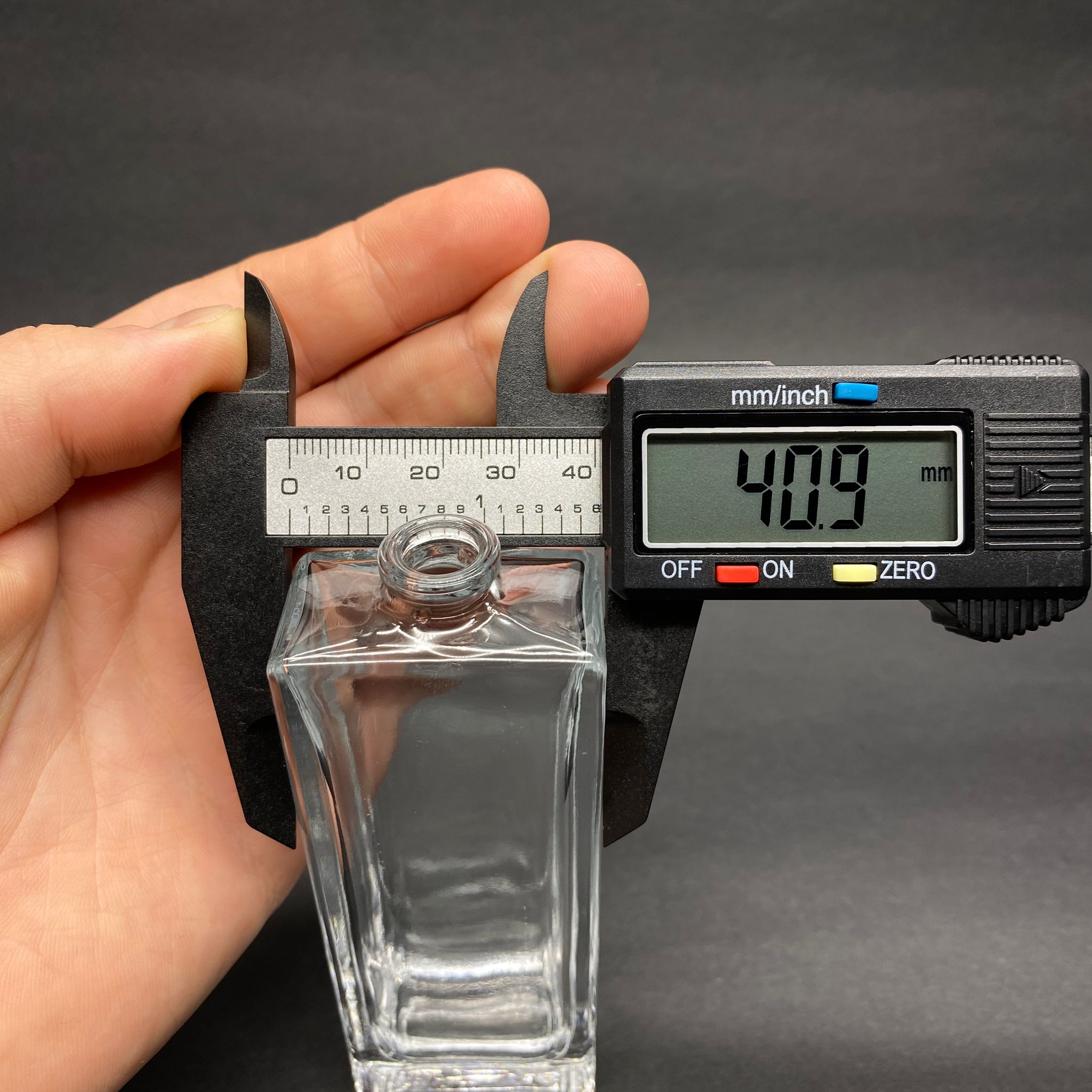 50 ML UZUN DİKDÖRTGEN MODEL FORTUNE PARFÜM ŞİŞESİ - KAPAKSIZ (AĞIZ 15 MM GEÇME KOLAY KAPAMA)