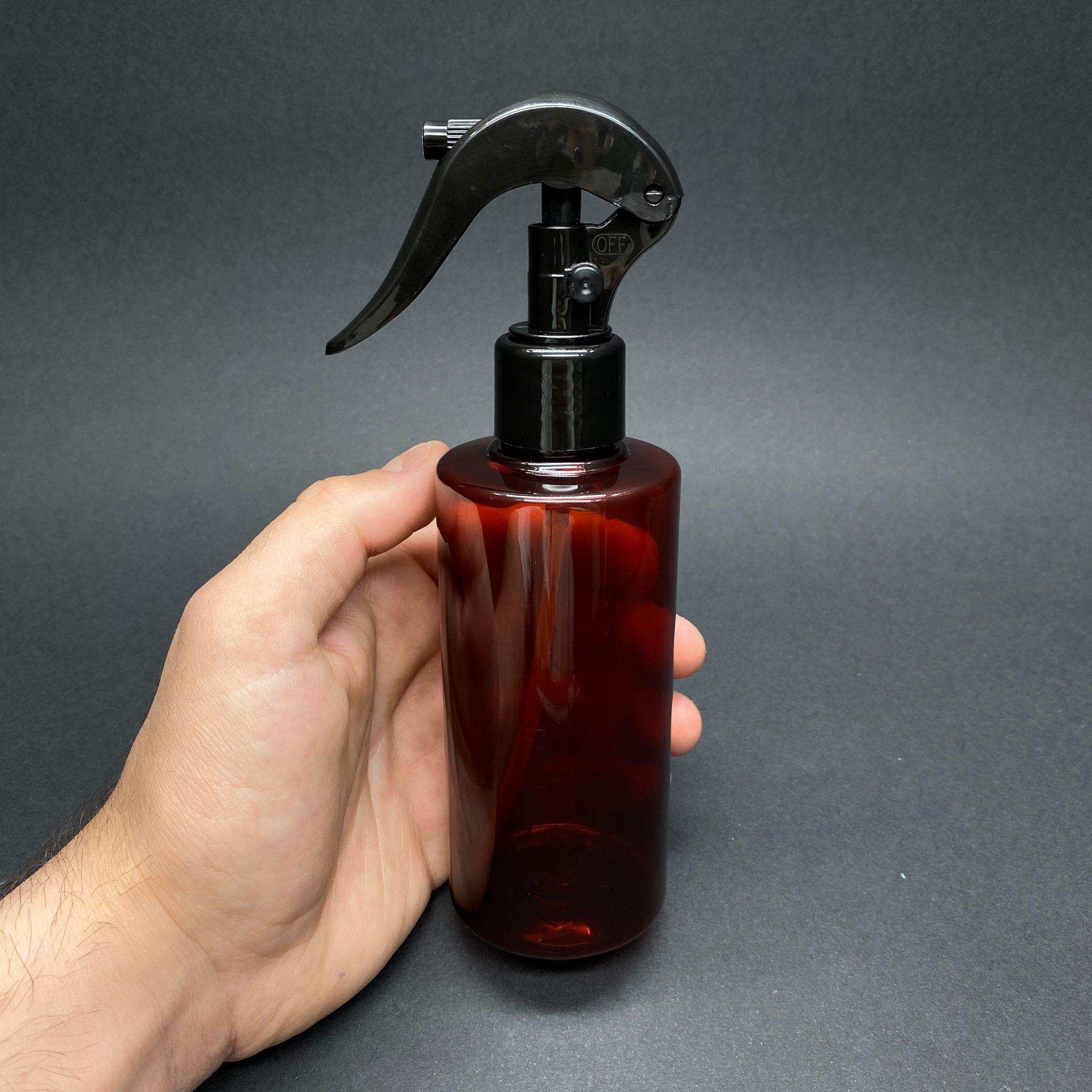 200 CC SİLİNDİR KESKİN KÜT MODEL SERT (25 GR) PET ŞİŞE - SİYAH TRİGER SPREYLİ (DUMAN ŞEKLİNDE PÜSKÜRTÜR, ODA KOKUSU İÇİN SPREYLİ PET ŞİŞE ) - AĞIZ ÇAPI 24 MM - AMBER