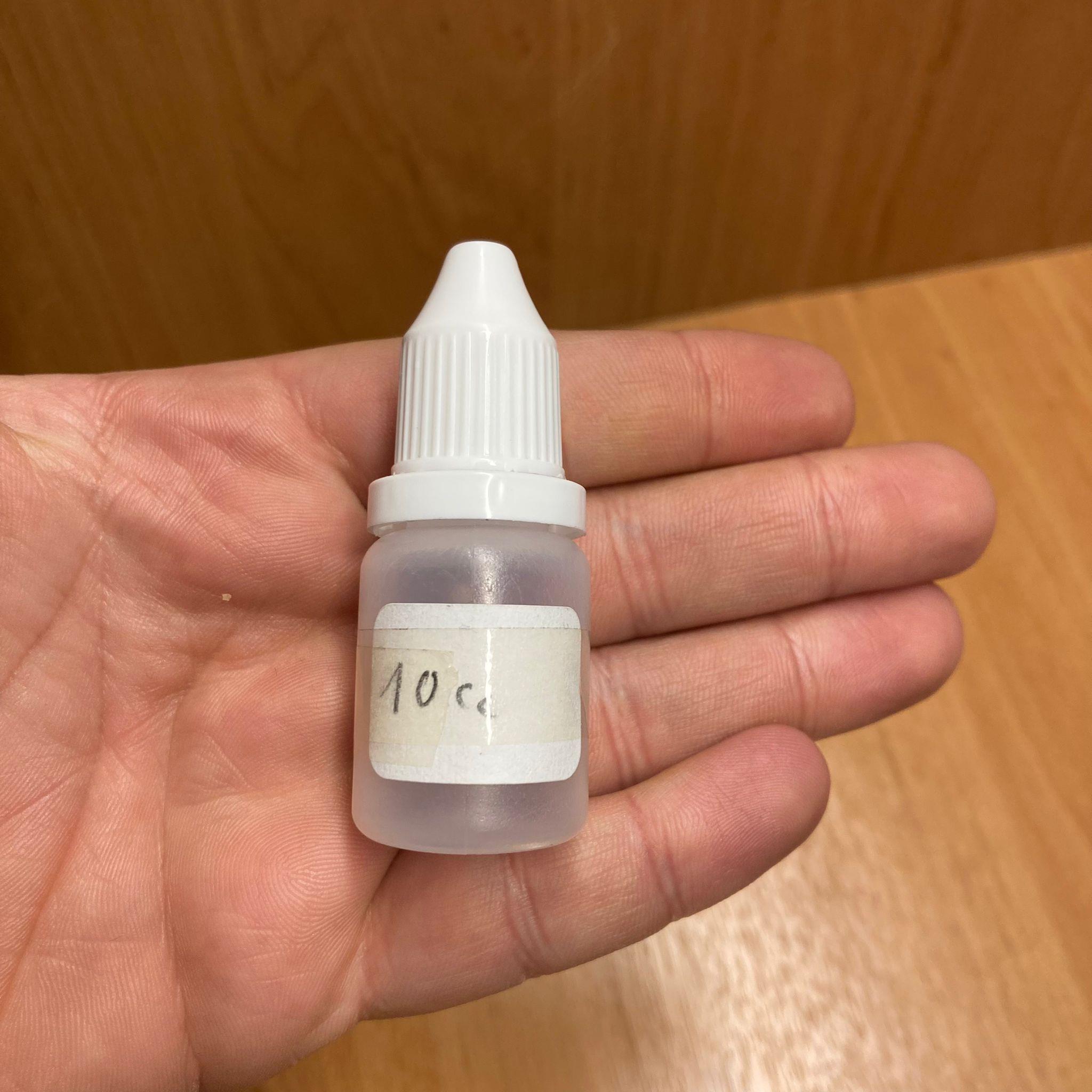 10 CC GÖZ DAMLASI ŞİŞESİ NATÜREL RENK (YARI SAYDAM) - AKITICILI - KİLİTLİ KAPAKLI - 10 ML DAMLALIKLI PLASTİK ŞİŞE - KOZMETİK AMBALAJ  - DAMLALIKLI BOŞ ŞİŞE - TOMBUL MODEL
