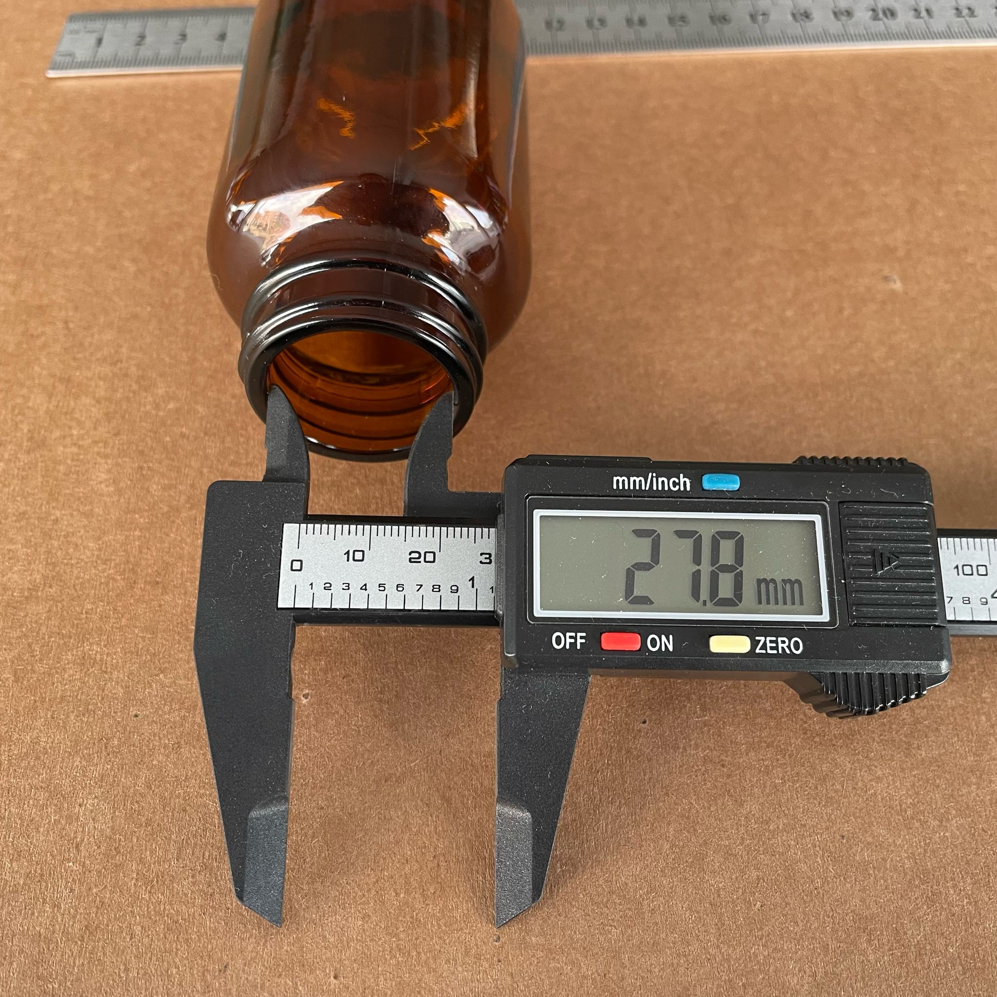 120 CC AMBER CAM TABLET ŞİŞESİ - 38 AĞIZ KAPAKSIZ - 120 ML (SİLME 133 ML) KAPSÜL KUTUSU - İLAÇ ŞİŞESİ - MEDİKAL HAP ŞİŞESİ - FARMASÖTİK KAVANOZ - ŞİŞECAM ÜRÜN KODU: 763713