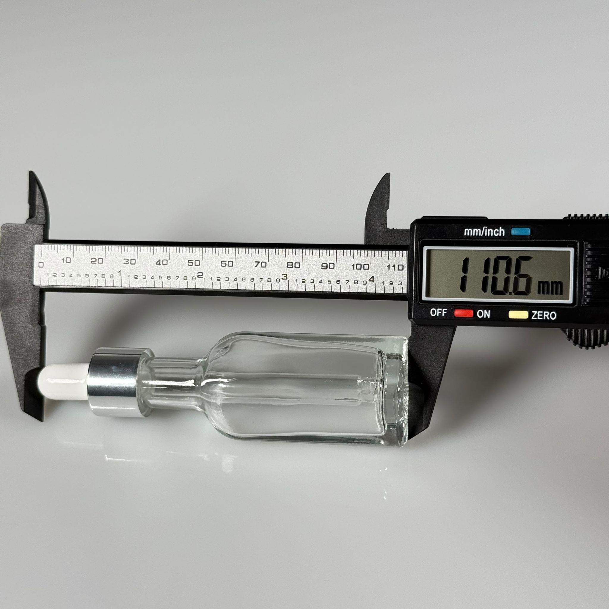 20 CC MARASKA KÖŞELİ CAM DAMLALIKLI CAM ŞİŞE  - 20 ml kare cam şişe beyaza gümüş damlalıklı