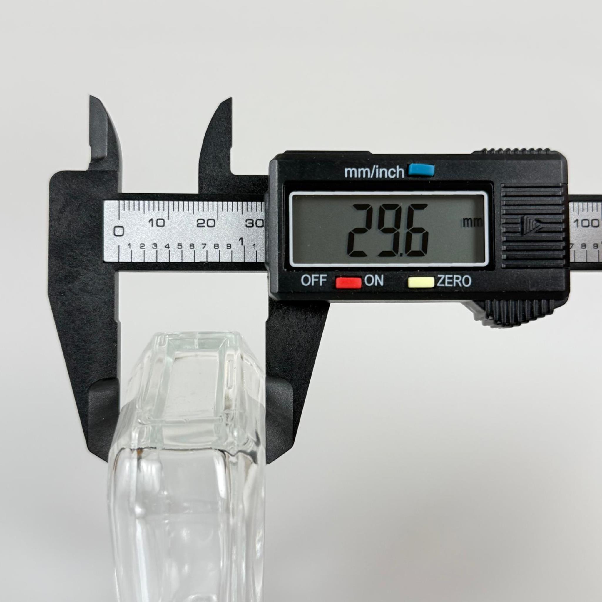 KAZABLANKA MODEL CAM KOLONYA ŞİŞESİ + METAL GÜMÜŞ KAPAK + TIPA - 50 ML - HEDİYELİK KOLONYA ŞİŞELERİ