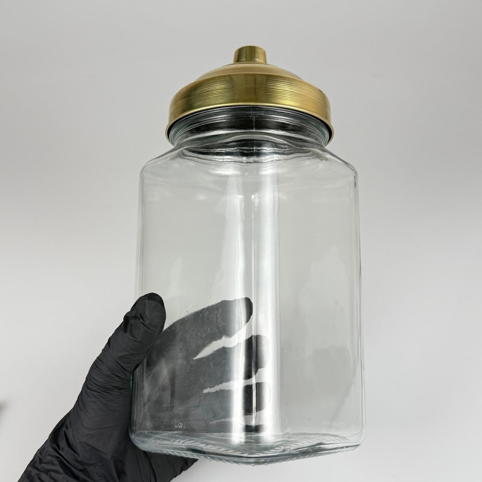 AKTAR, BAKKALİYE, TEŞHİR İÇİN NOSTALJİ PİRİNÇ KAPAKLI CAM KAVANOZ - 2000 ML KÖŞELİ KARE