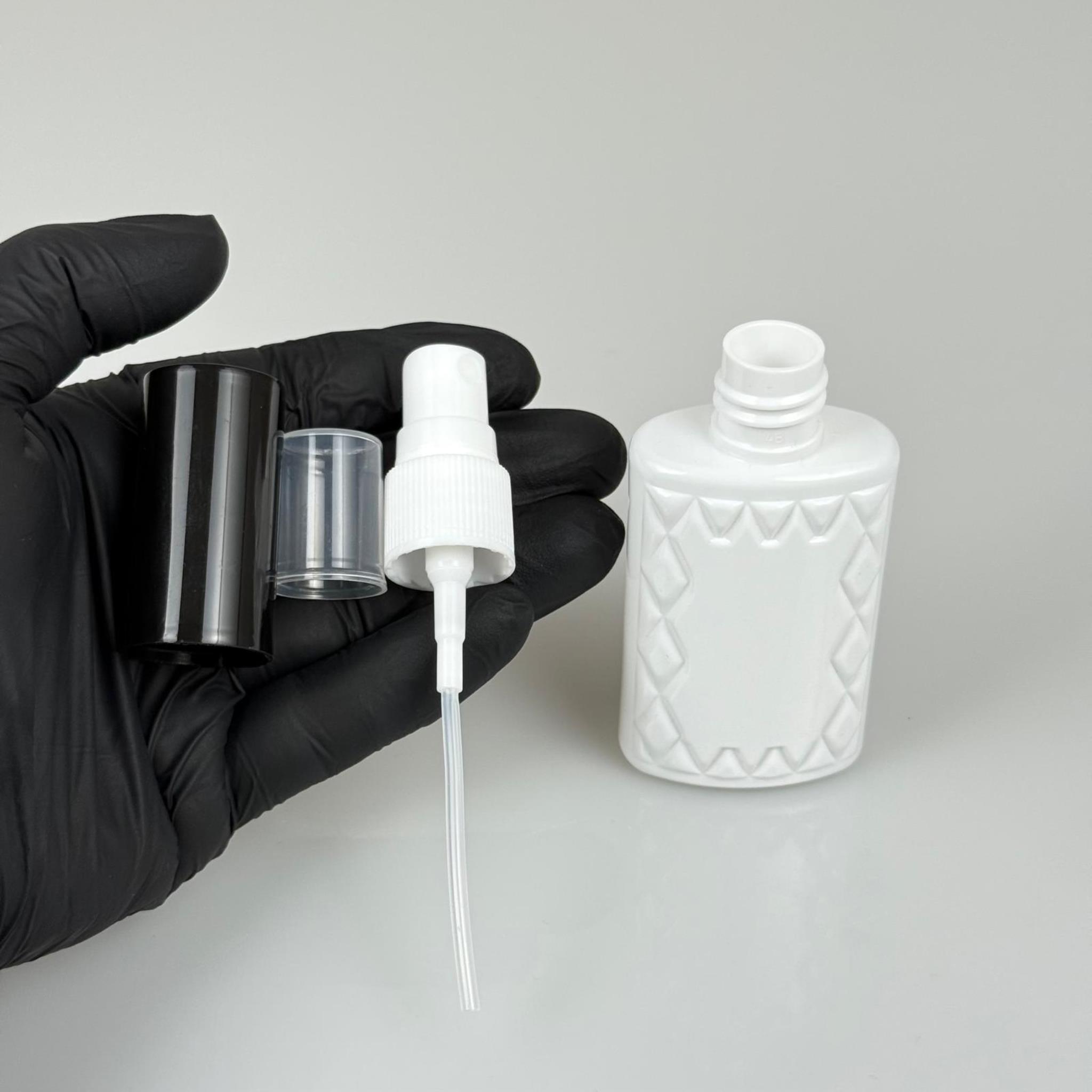 50 CC BEYAZ PET KÖŞELİ PARFÜM ŞİŞESİ  - BEYAZ SPREYLİ - SİYAH KORUMA KAPAKLI - 50 ML PLASTİK PARFÜM - KOLONYA ŞİŞESİ