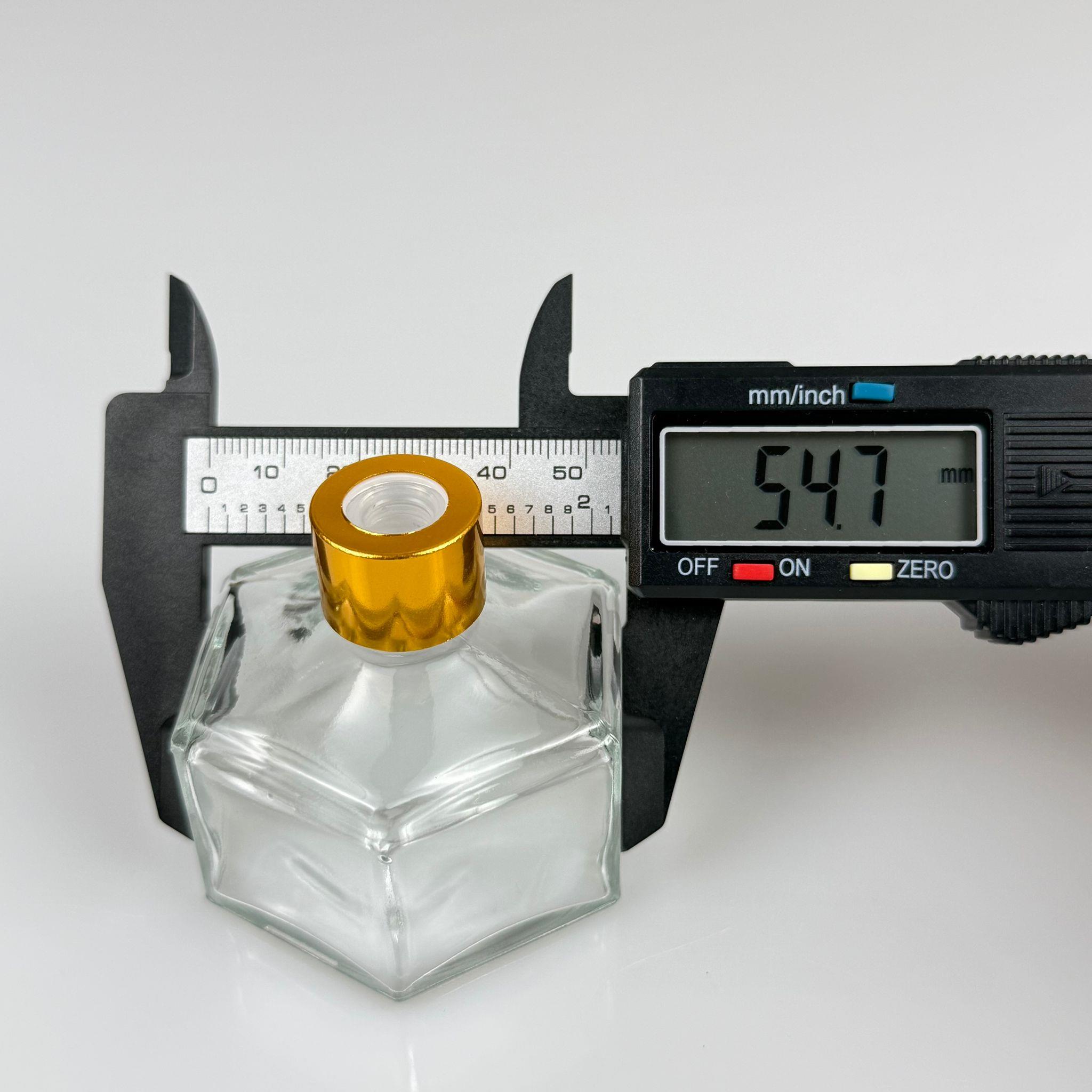 50 CC BASIK ALTIGEN PRESTİJ CAM BAMBU ODA KOKUSU ŞİŞESİ - 50 ML ÇUBUKLU BAMBU ODA KOKUSU ŞİŞESİ - DİFÜZÖR ŞİŞE- CAM ŞİŞE + GOLD METAL KAPAK + PLASTİK TIPA + 3 ADET FİBER SİYAH BAMBU ÇUBUK