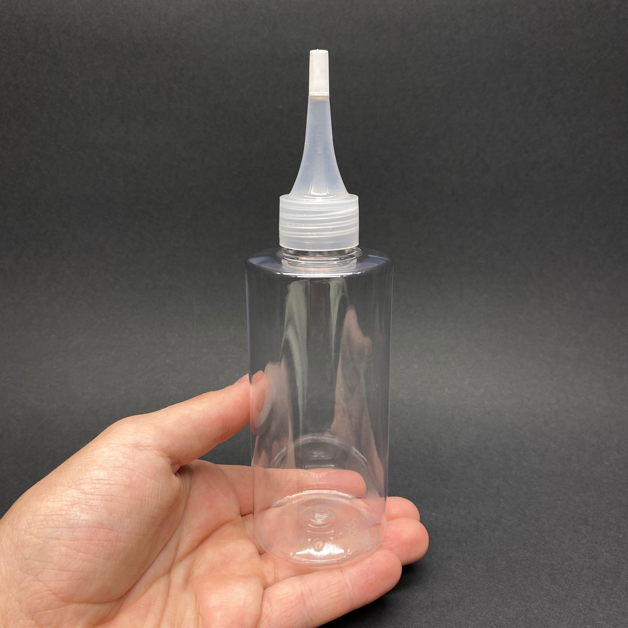200 CC SİLİNDİR KESKİN KÜT MODEL SERT (25 GR) PET ŞİŞE - BEYAZ AKITICILI SİVRİ KAPAKLI - AĞIZ ÇAPI 24 MM - ŞEFFAF