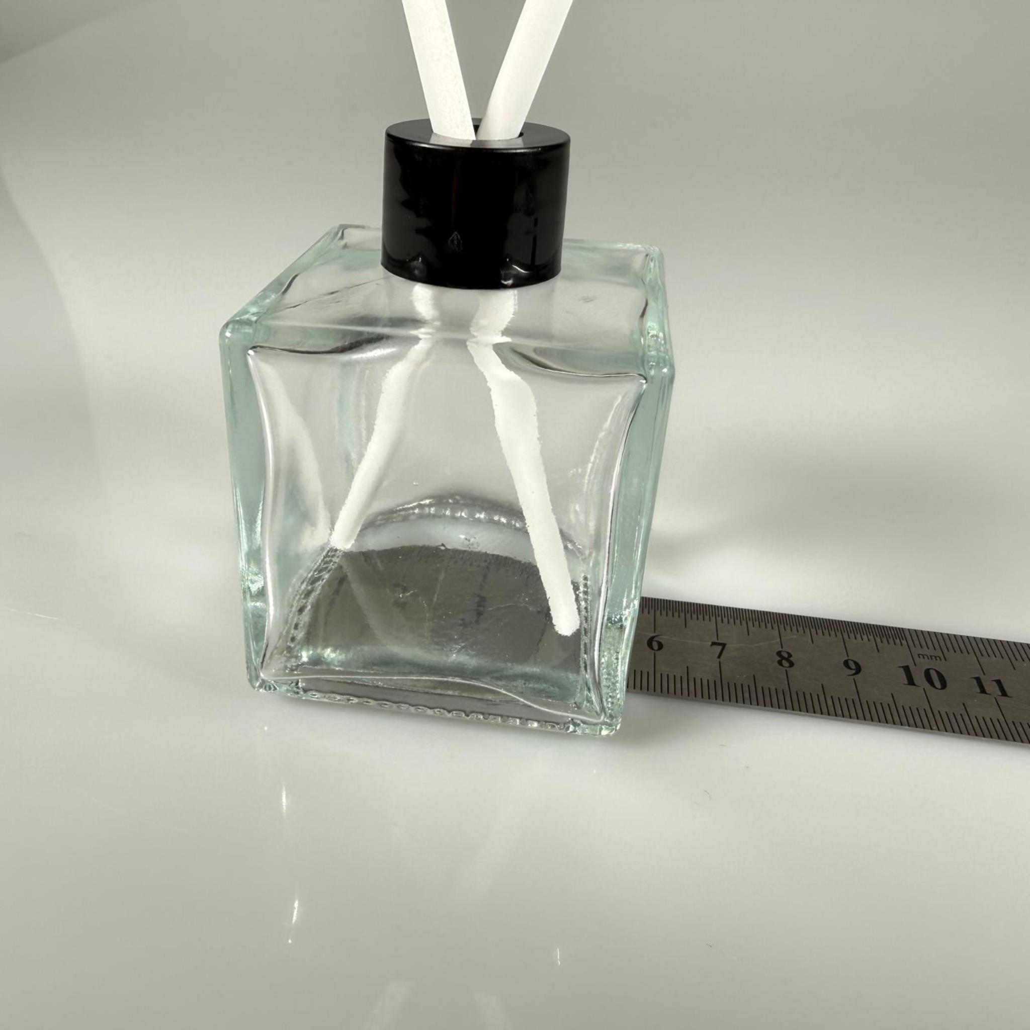 100 CC KARE BAMBU CAM BAMBU ODA KOKUSU ŞİŞESİ - 100 ML ÇUBUKLU KÖŞELİ BAMBU ODA KOKUSU ŞİŞESİ - DİFÜZÖR ŞİŞE- CAM ŞİŞE + SİYAH PLASTİK KAPAK + TIPA + 2 ADET FİBER BEYAZ BAMBU ÇUBUK - YENİ MODEL