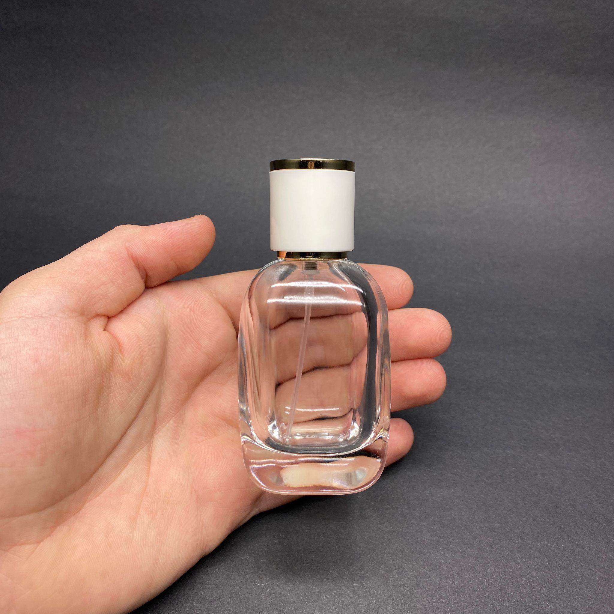 50 ML OVAL KARE MODEL CORE PARFÜM ŞİŞESİ - GÜMÜŞ METAL SPREYLİ + GOLD BEYAZ KAPAKLI (AĞIZ 15 MM GEÇME KOLAY KAPAMA)