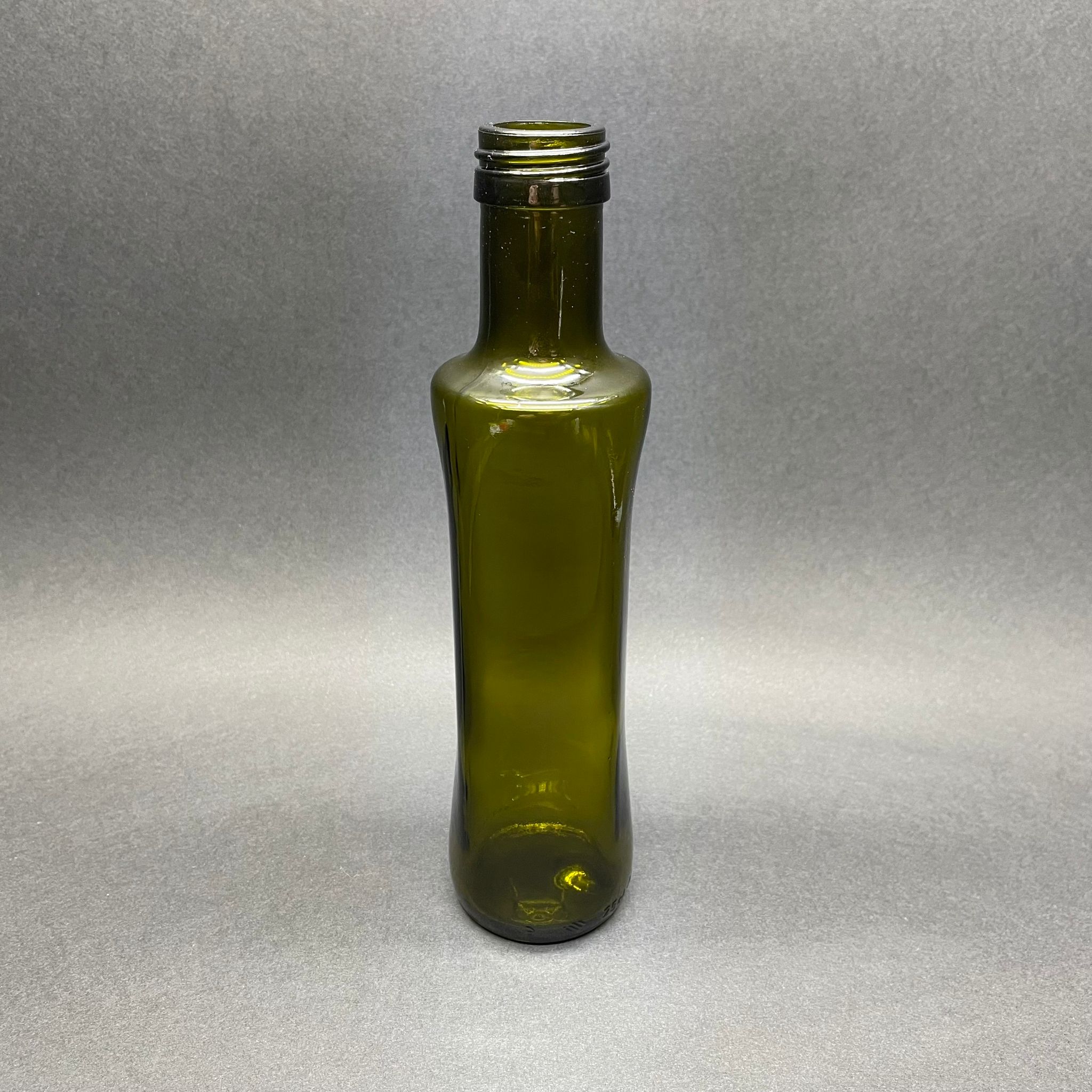 250 CC YEŞİL GEOLİVE CAM ŞİŞE KAPAKSIZ (31 AĞIZ) - 250 ML OVAL ŞİŞE - GEOLİVE ŞİŞE 250 ML - ZEYTİNYAĞI İÇİN RENKLİ CAM ŞİŞELERİ - ŞİŞECAM ÜRÜN KODU: 121025