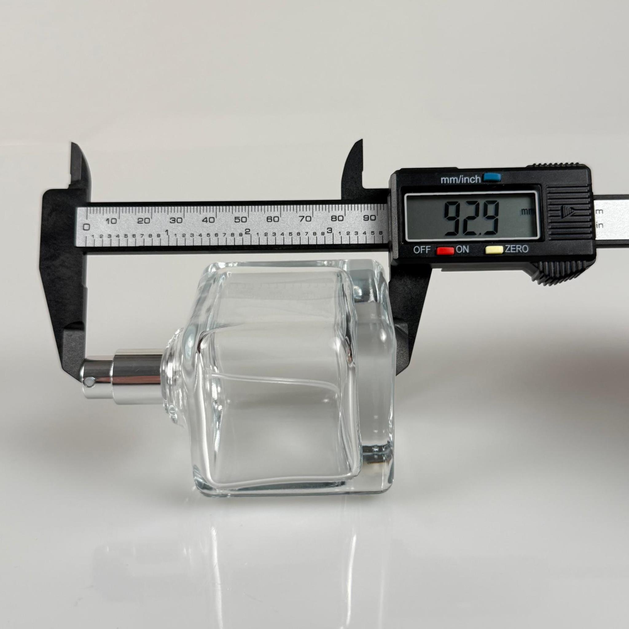 100 ML KARE MODEL LURA PARFÜM ŞİŞESİ - GÜMÜŞ METAL SPREYLİ (AĞIZ 15 MM GEÇME KOLAY KAPAMA)