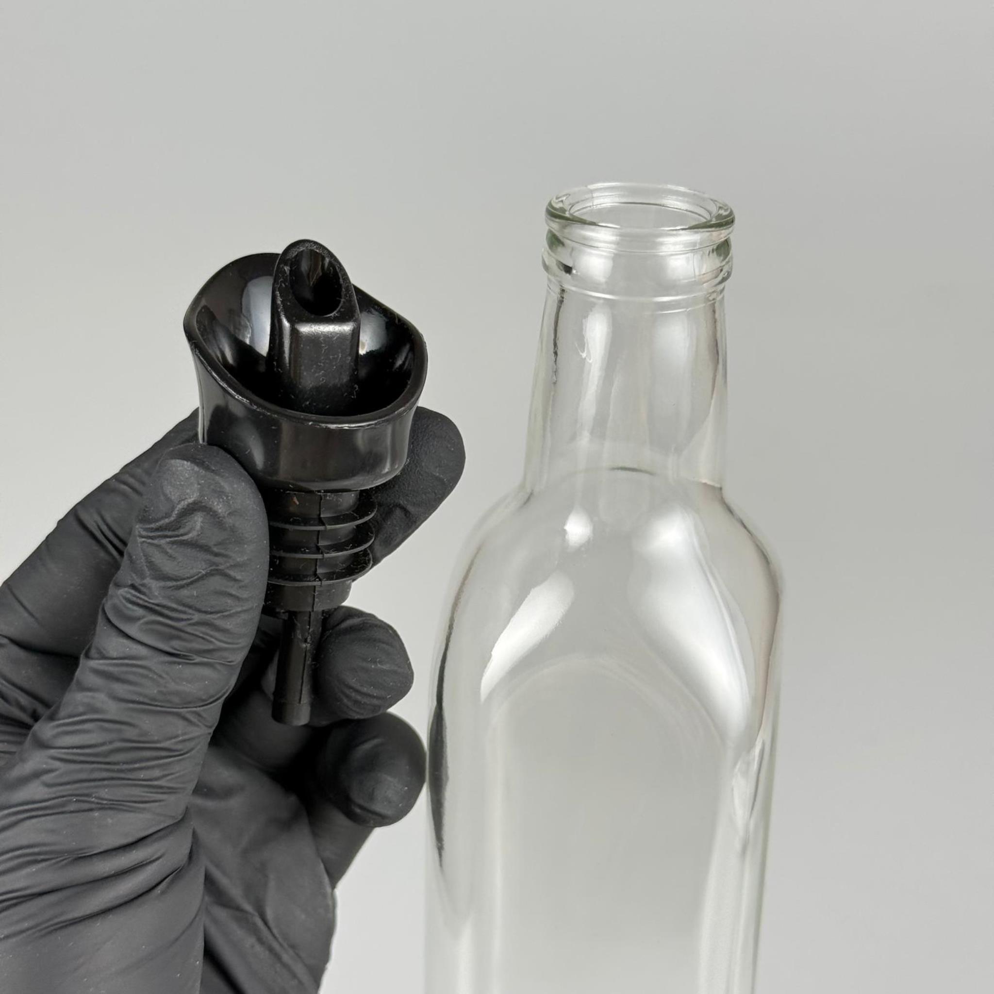 Akıtmaz Kapaklı Şık Cam Yağlık – Zeytinyağı ve Sirke İçin - Restoran Tipi 500 ML Şeffaf Maraska Kare Yağdanlık Siyah Akıtıcı Başlıklı EKO