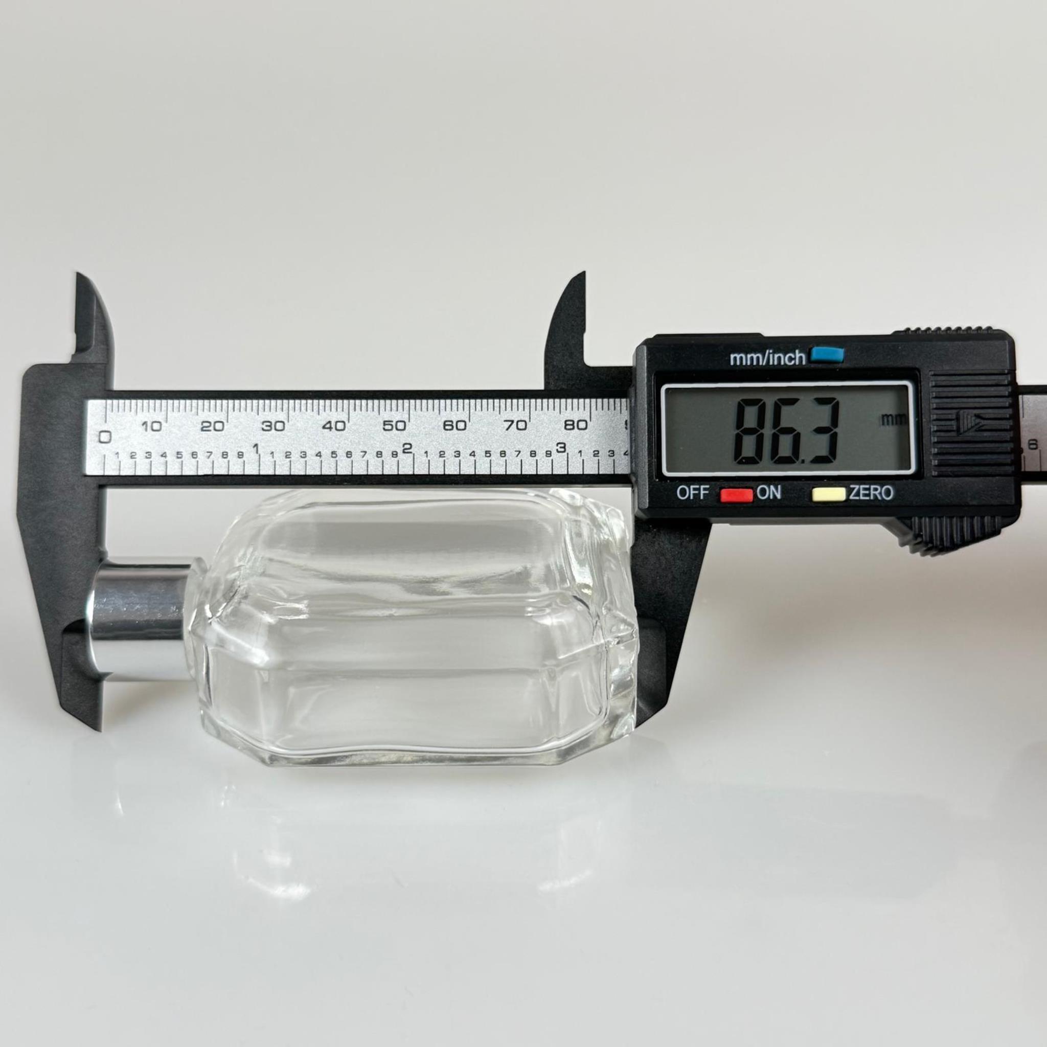 KAZABLANKA MODEL CAM KOLONYA ŞİŞESİ + METAL GÜMÜŞ KAPAK + TIPA - 50 ML - HEDİYELİK KOLONYA ŞİŞELERİ