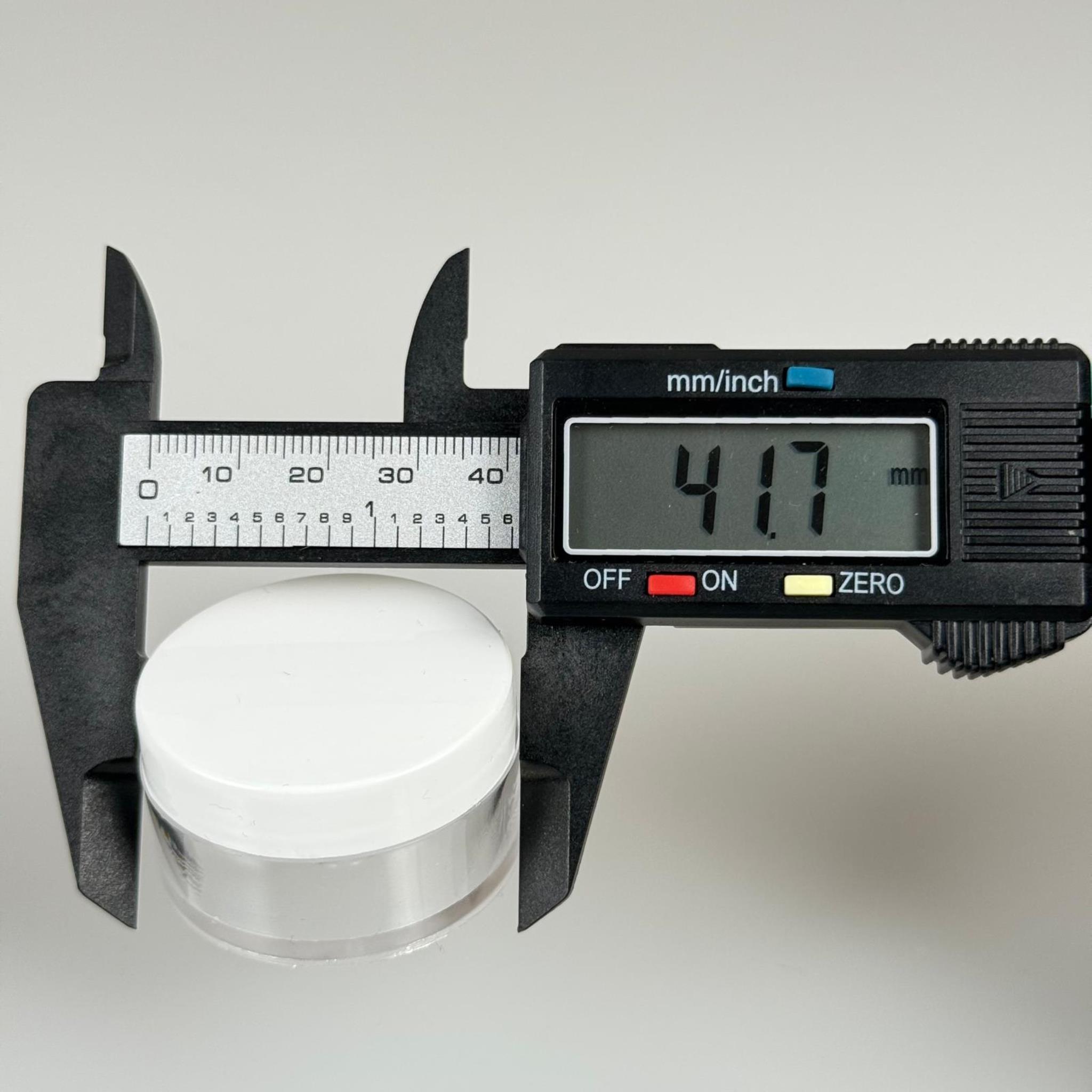 10 CC KRİSTAL KAVANOZ - BEYAZ KAPAKLI + KENDİNDEN YAPIŞKANLI KÖPÜK CONTALI - 10 ML KREM KAVANOZ KALIN ŞEFFAF PLASTİK MİKA AKRİLİK