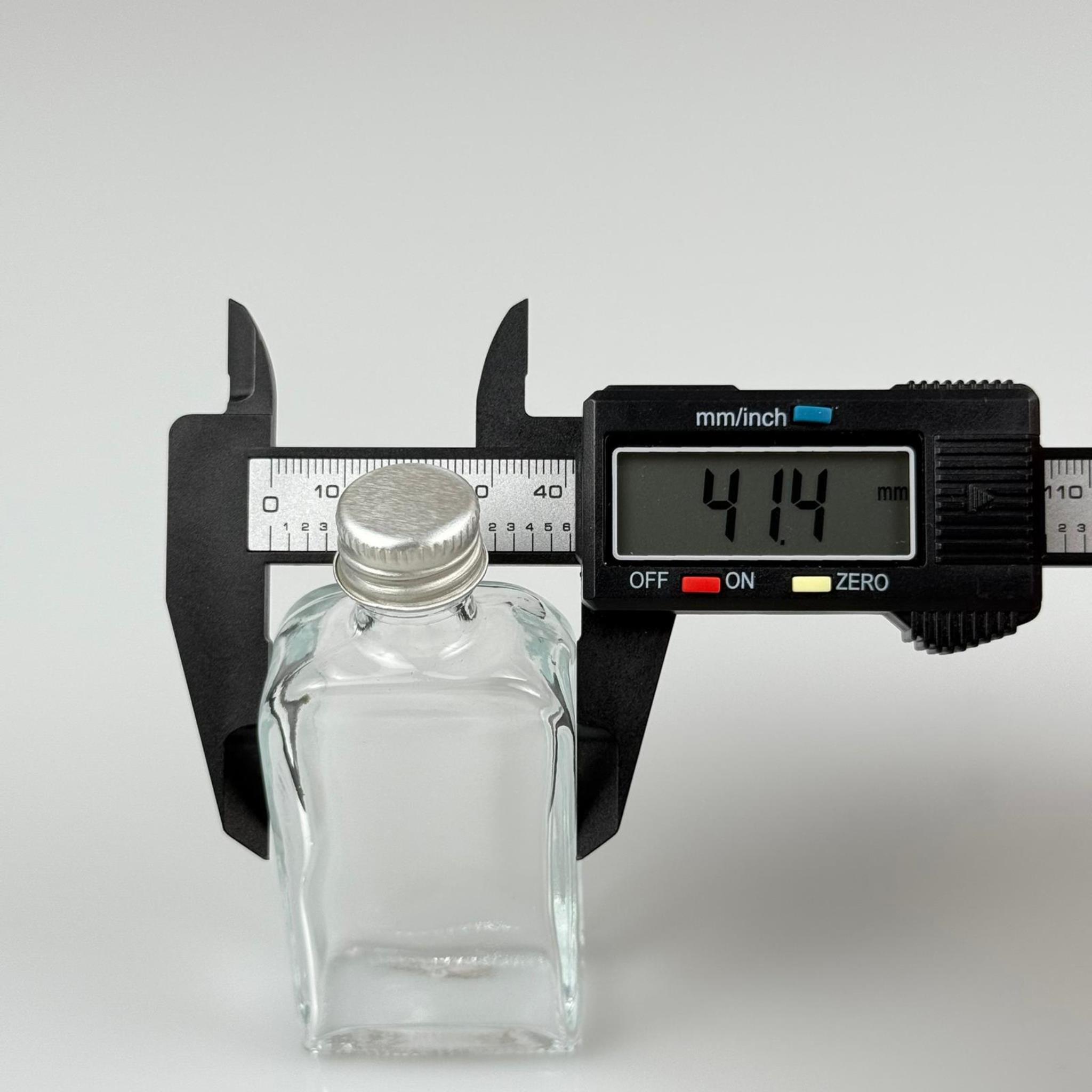 40 CC YASSI DİKDÖRTGEN CAM ŞİŞE - GÜMÜŞ METAL KAPAKLI - 40 ML PRESTİJLİ ŞİŞE