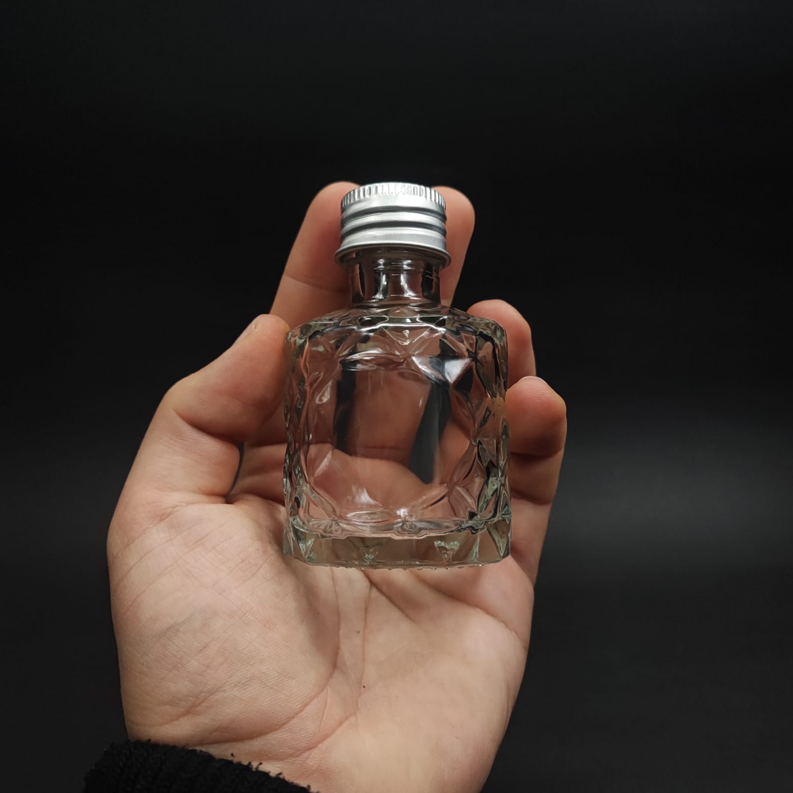 50 CC VELORA CAM ŞİŞE - GÜMÜŞ METAL ALÜMİNYUM KAPAKLI + KOLONYA TIPALI - 50 ML DÜĞÜN, NİŞAN, SÖZ, KINA, CENAZE, PROMOSYON İÇİN HEDİYELİK LÜX KOLONYA ŞİŞELERİ