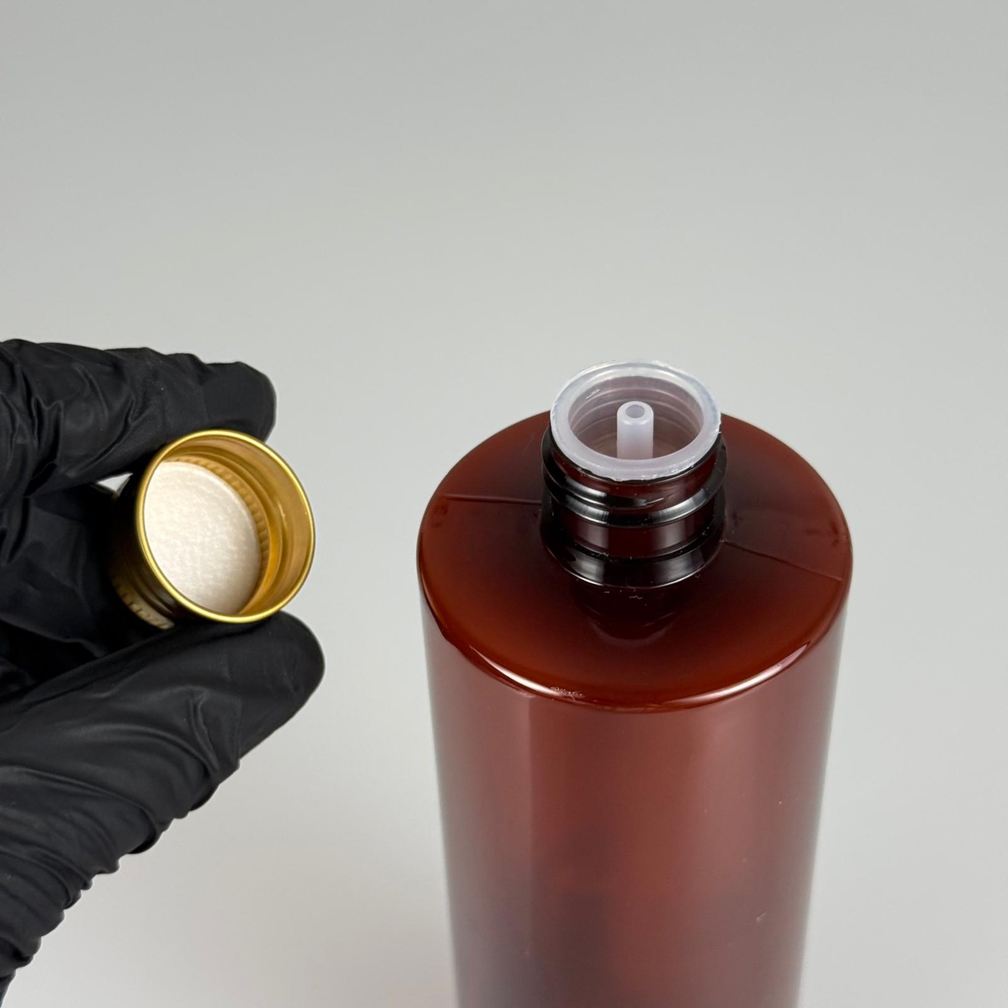 400 CC  AMBER KÜT BOYUNLU SİLİNDİR PET ŞİŞE (30 GR - 24 AĞIZ ) + KÖPÜK CONTALI GOLD METAL ALÜMİNYUM KAPAK + KOLONYA TIPALI TAKIM - 400 ML KAPAKLI KAHVERENGİ PLASTİK ŞİŞELER