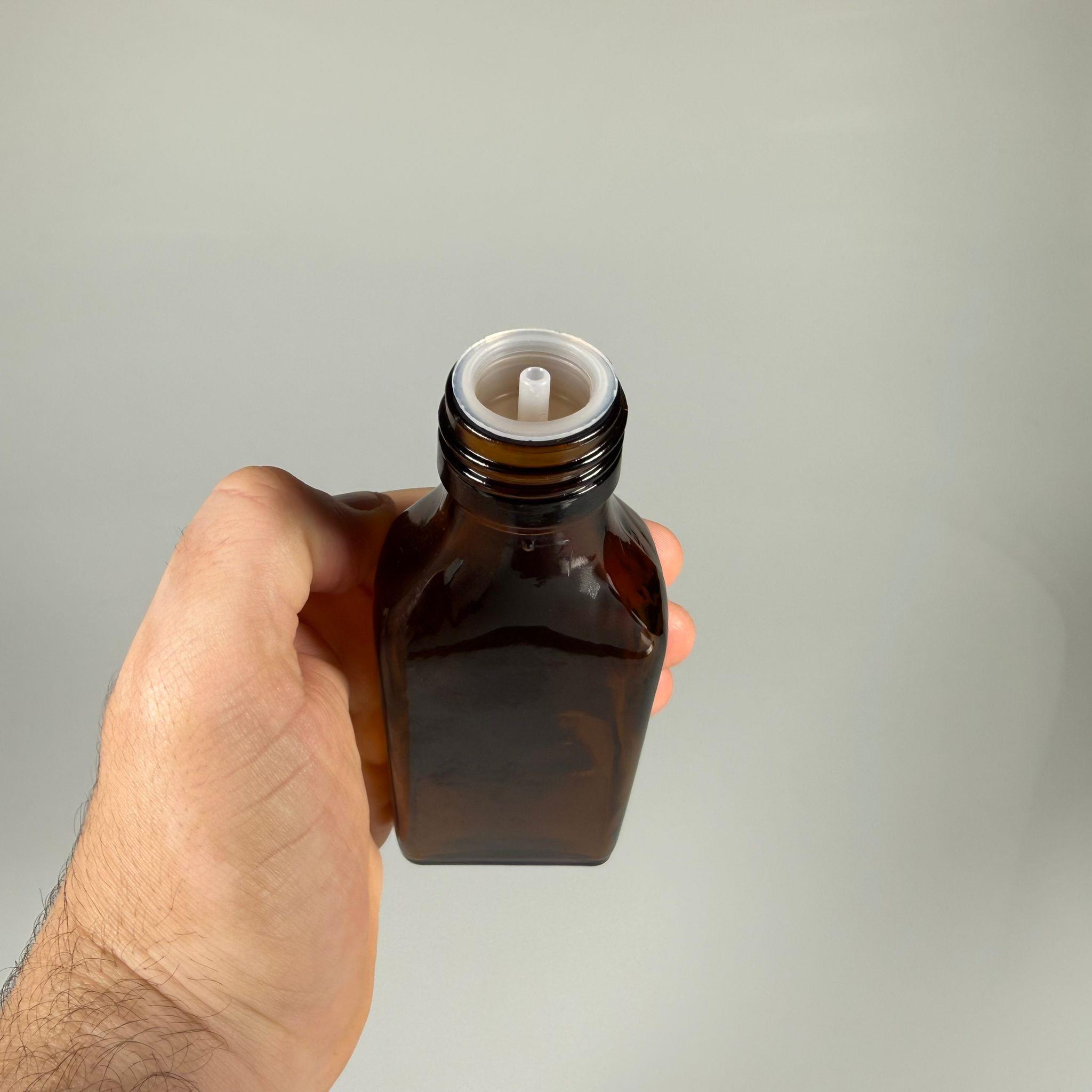 100 ML YASSI DOLUMU KOLAY, GENİŞ AĞIZLI İÇTEN DAMLALIKLI ŞİŞE (28 MM AĞIZ)  - 100 CC BEYAZ CONTALI KAPAKLI İÇTEN DAMLALIKLI CAM ECZA ŞİŞESİ - AMBER KAHVERENGİ
