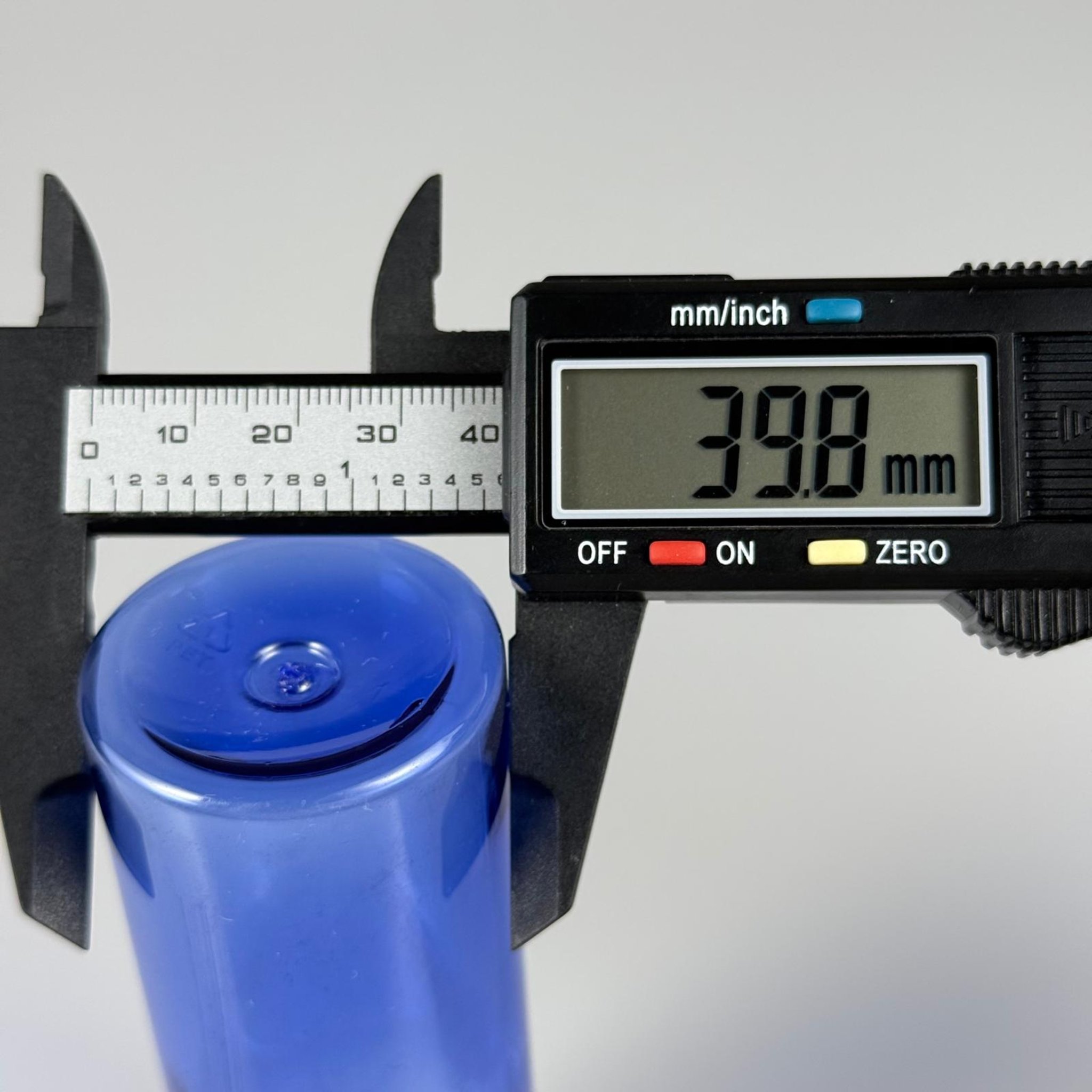 100 CC MAVİ SİLİNDİR KESKİN KÜT MODEL SERT PET ŞİŞE (17 GR - 24 AĞIZ ) + KÖPÜK COMTALI GOLD METAL ALÜMİNYUM KAPAK + KOLONYA TIPALI TAKIM - 100 ML KAPAKLI MAVİ PET ŞİŞELER