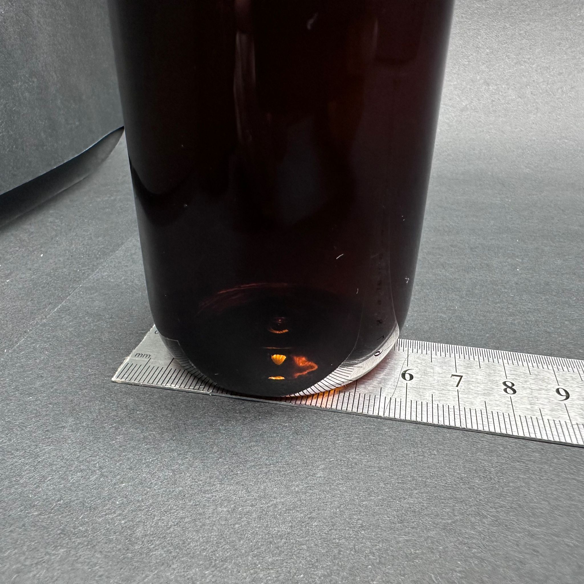 200 CC AMBER PET ECZA ŞİŞESİ - SİYAH TRİGER SPREYLİ (DUMAN PÜSKÜRTÜR) - 200 ML KAHVERENGİ PLASTİK ŞURUP ŞİŞESİ (21 GR)