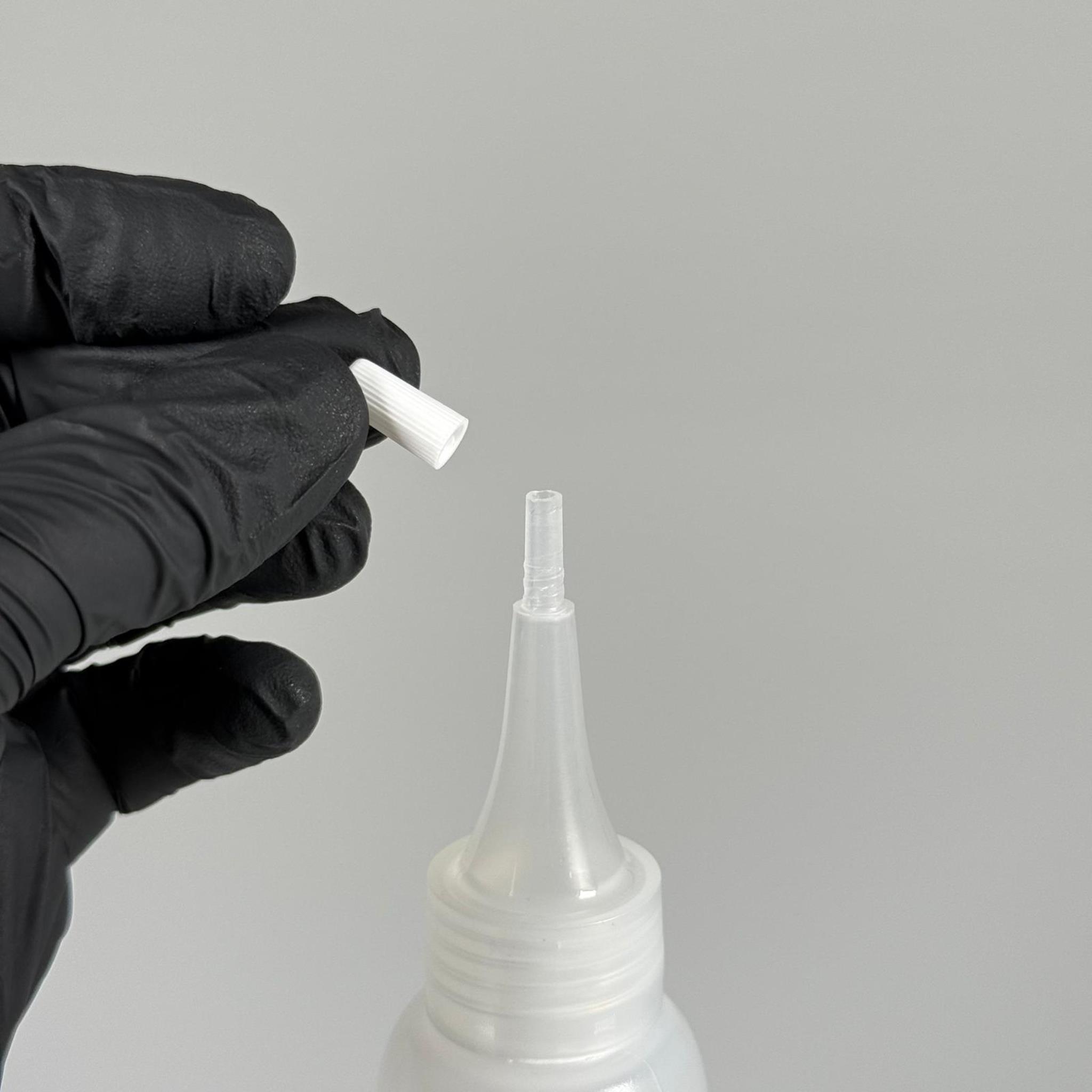 100 ML SIKILABİLİR YUMUŞAK PE POLİETİLEN PLASTİK ŞİŞE - ŞEFFAF AKITICI SİVRİ KARTUŞ KAPAKLI - 100 cc sos, yağ, kartuş, mürekkep vb için boş şişeler