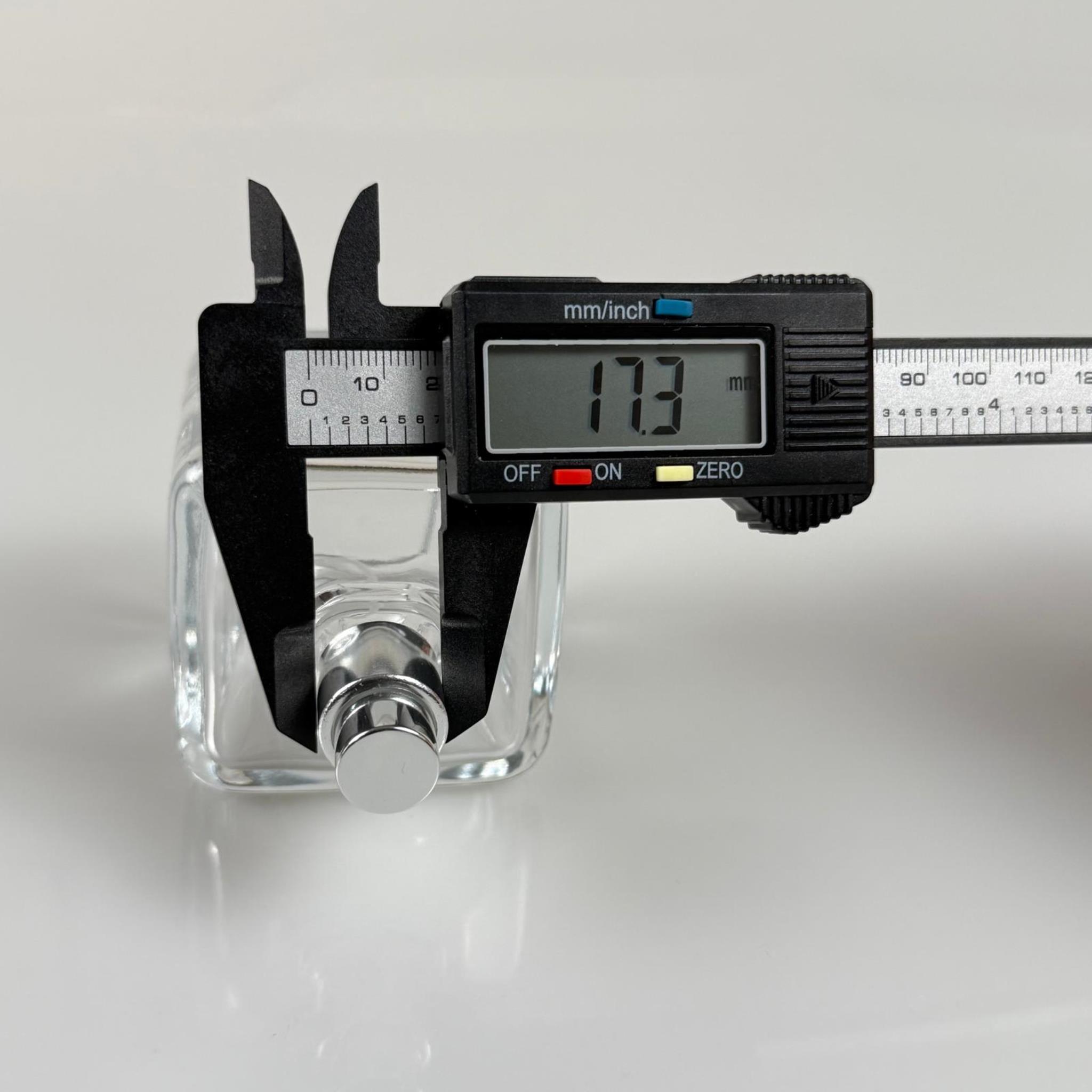 100 ML KARE MODEL LURA PARFÜM ŞİŞESİ - GÜMÜŞ METAL SPREYLİ (AĞIZ 15 MM GEÇME KOLAY KAPAMA)