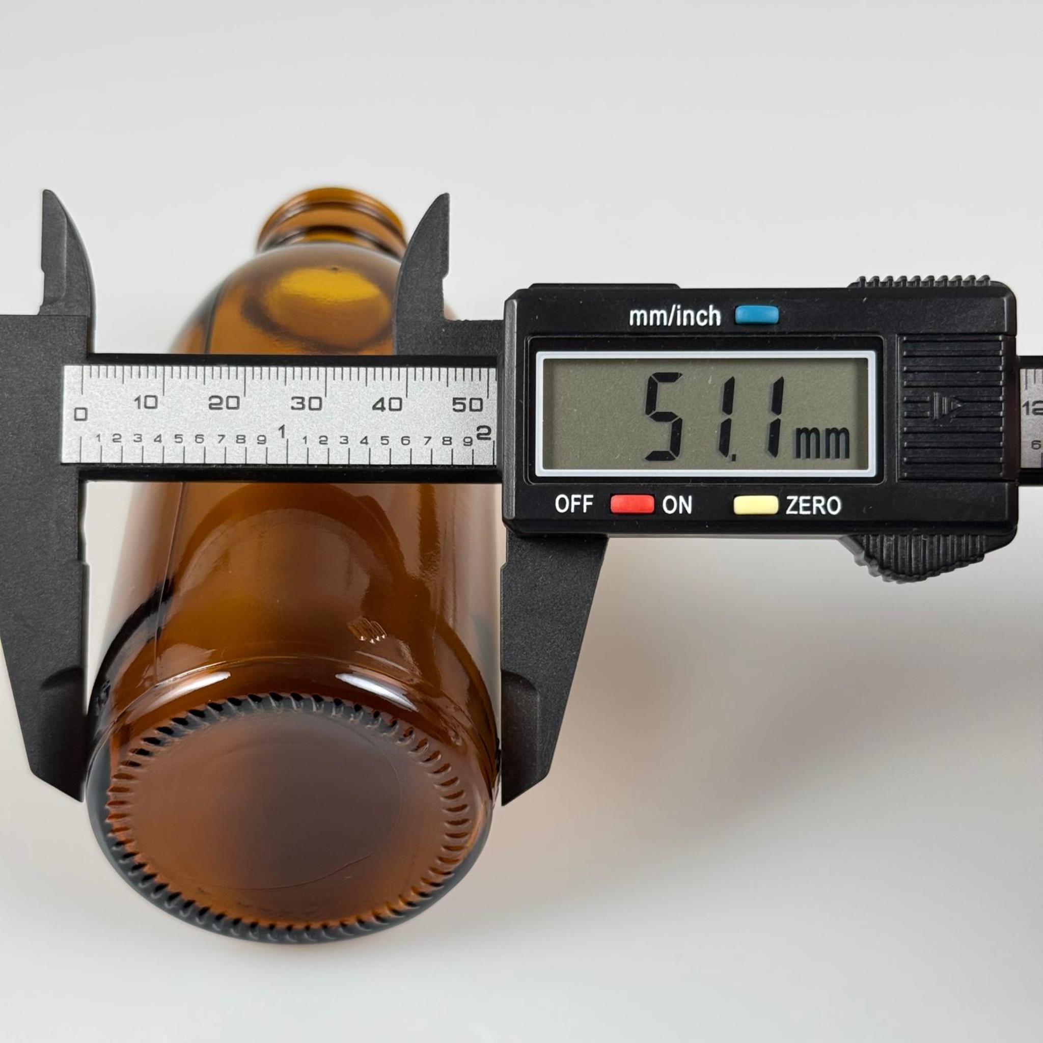 160 ML DOLUMU KOLAY, GENİŞ AĞIZLI İÇTEN DAMLALIKLI ŞİŞE (28 MM AĞIZ)  - 160 CC BEYAZ CONTALI KAPAKLI İÇTEN DAMLALIKLI CAM ECZA ŞİŞESİ - AMBER KAHVERENGİ