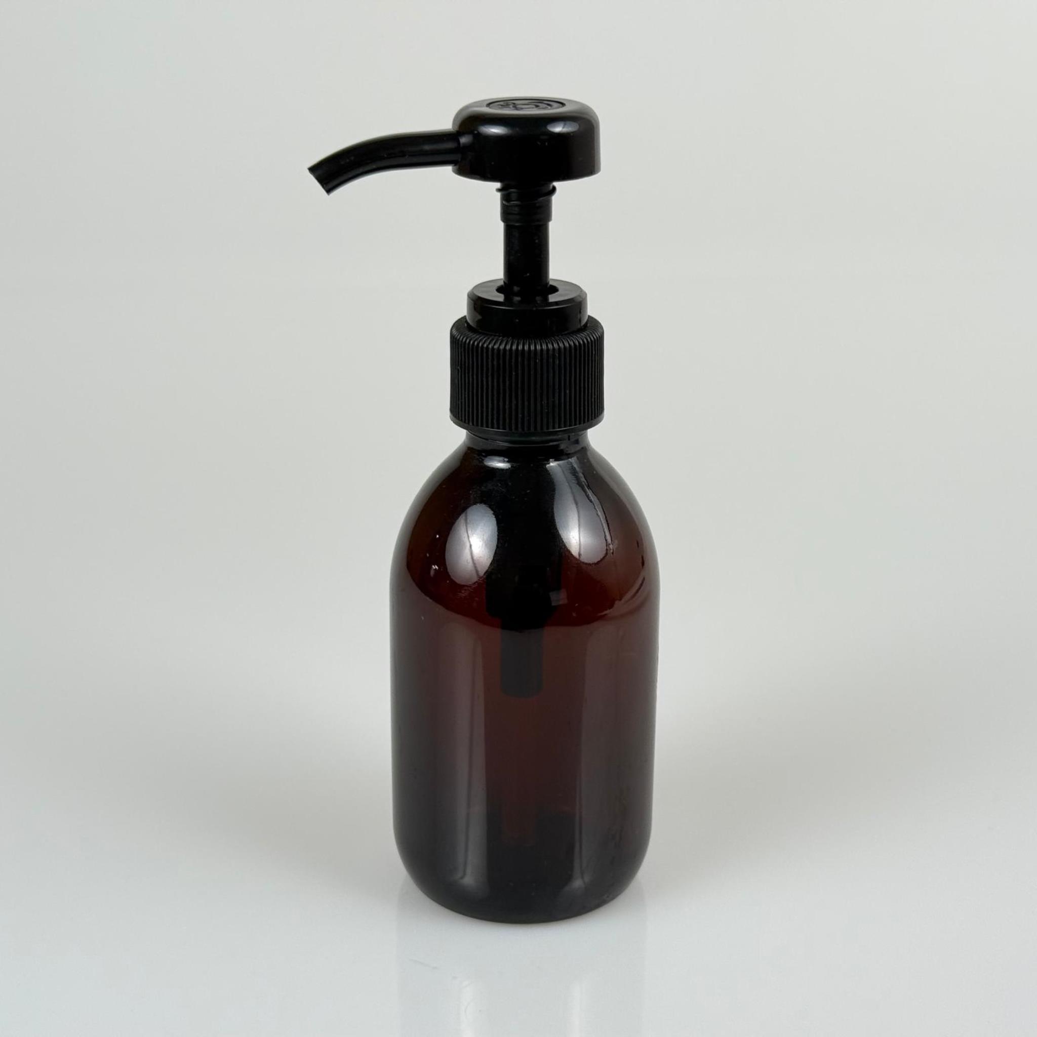 200 CC PET AMBER KAHVERENGİ OVAL MODEL ŞİŞE - SİYAH DOZAJ POMPALI (HER BASMADA 4 CC SIVI ATAR)  - 200 ML POMPALI ŞİŞE - ŞURUP, ŞAMPUAN, KREM GİBİ YOĞUN KIVAMLI SIVILARDA KULLANILIR