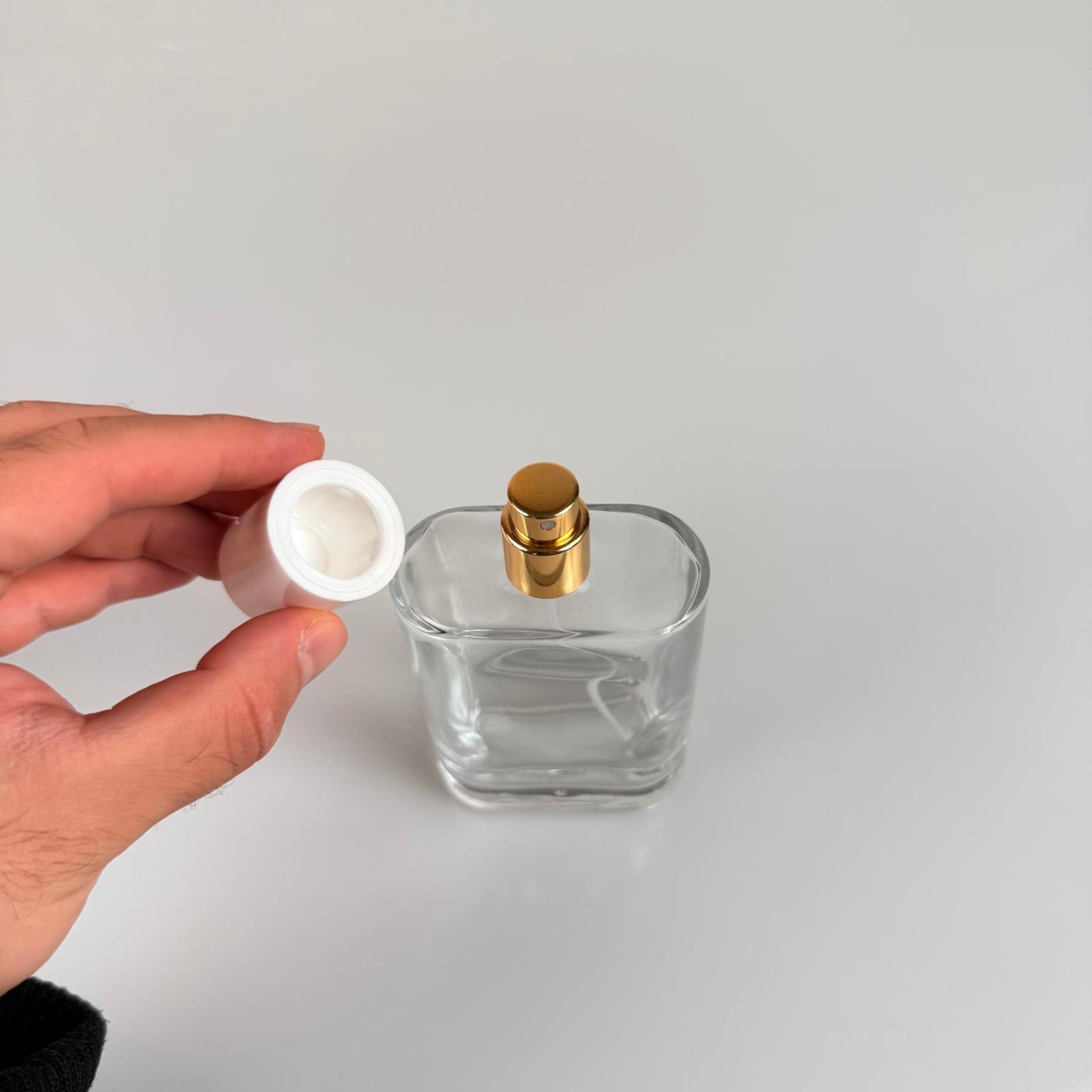 100 ML YASSI MODEL CEO PARFÜM ŞİŞESİ - GOLD METAL SPREYLİ + BEYAZ KAPAKLI (AĞIZ 15 MM GEÇME KOLAY KAPAMA)
