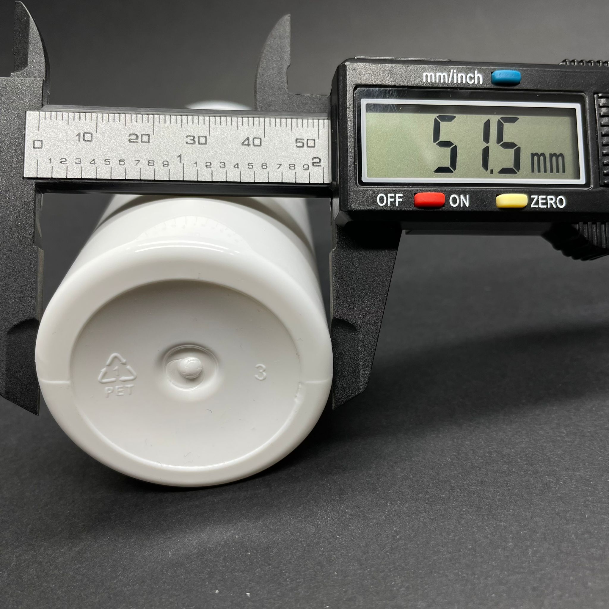200 CC SİLİNDİR KESKİN KÜT MODEL SERT (25 GR) PET ŞİŞE - GÜMÜŞ SABUN POMPALI - AĞIZ ÇAPI 24 MM - BEYAZ