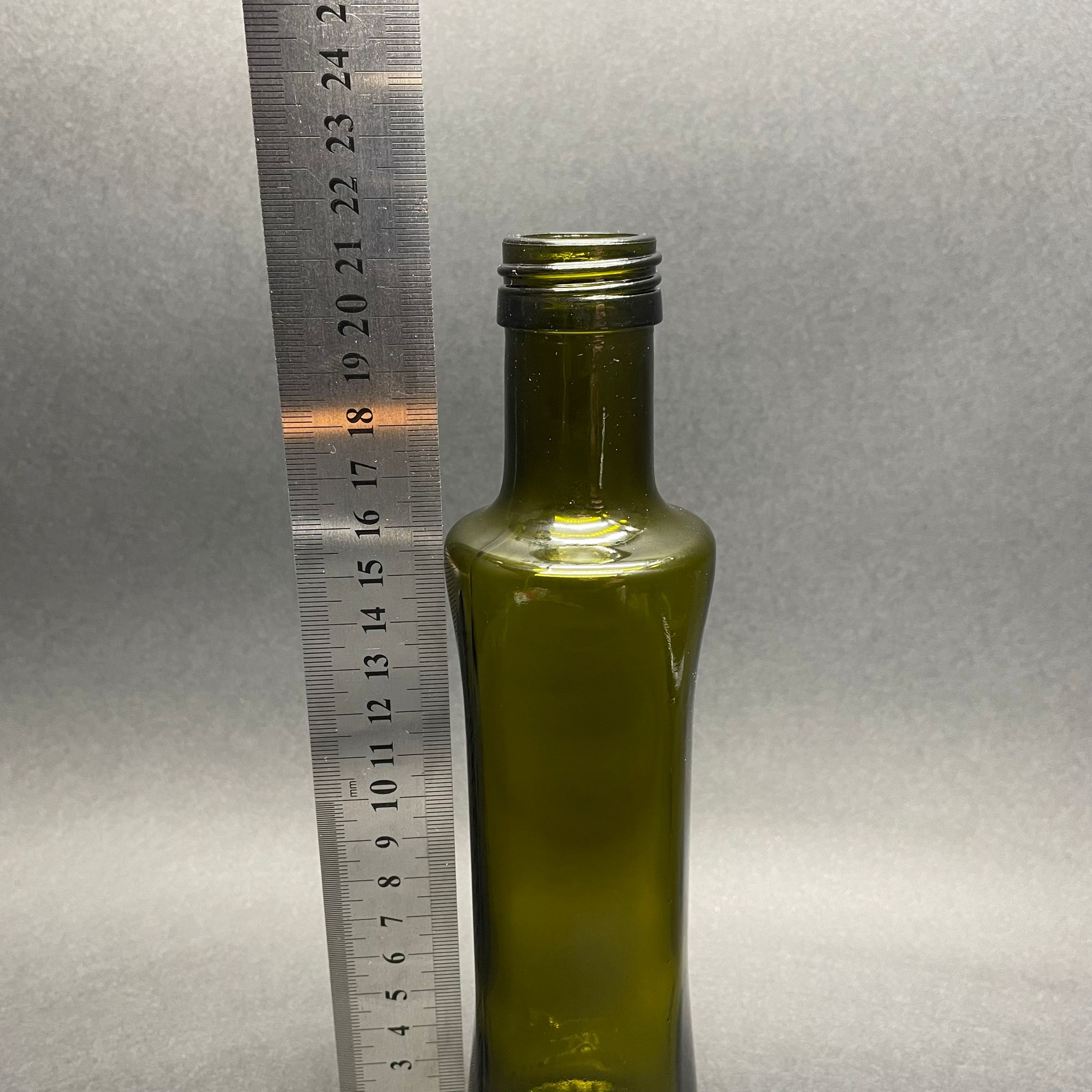 250 CC YEŞİL GEOLİVE CAM ŞİŞE KAPAKSIZ (31 AĞIZ) - 250 ML OVAL ŞİŞE - GEOLİVE ŞİŞE 250 ML - ZEYTİNYAĞI İÇİN RENKLİ CAM ŞİŞELERİ - ŞİŞECAM ÜRÜN KODU: 121025