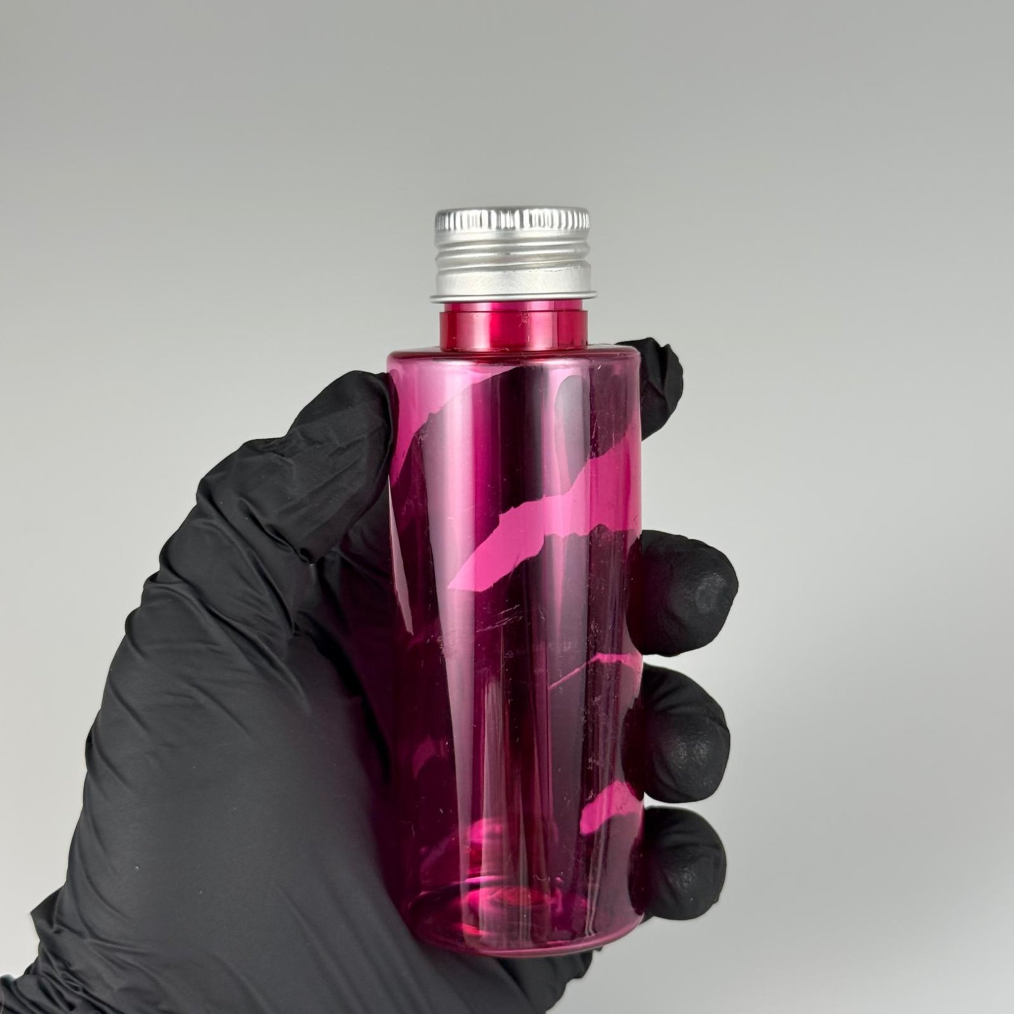 100 CC PEMBE SİLİNDİR KESKİN KÜT MODEL SERT PET ŞİŞE (17 GR - 24 AĞIZ ) + KÖPÜK CONTALI GÜMÜŞ METAL ALÜMİNYUM KAPAK + KOLONYA TIPALI TAKIM - 100 ML KAPAKLI PEMBE PET ŞİŞELER