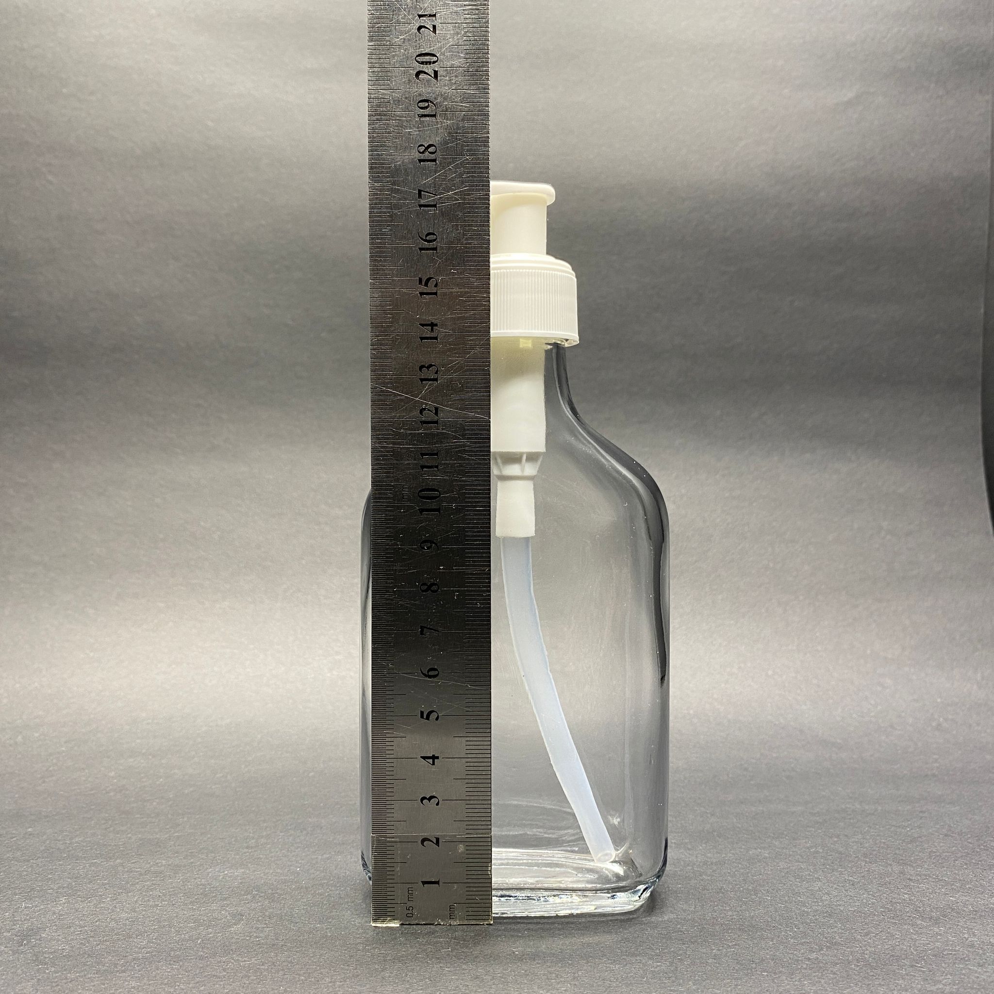 200 CC YASSI CAM ŞİŞE - BEYAZ POMPALI  - 200 ML SIVI SABUN POMPALI YASSI CAM ŞİŞE