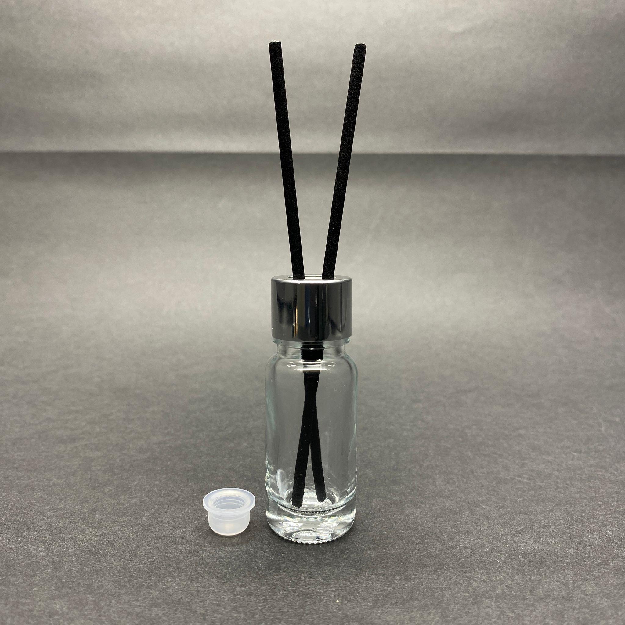 10 CC CAM BAMBU ODA KOKUSU ŞİŞESİ - 10 ML ÇUBUKLU BAMBU ODA KOKUSU ŞİŞESİ - DİFÜZÖR ŞİŞE- CAM ŞİŞE + GÜMÜŞ METAL KAPAK + PLASTİK TIPA + FİBER SİYAH BAMBU ÇUBUK