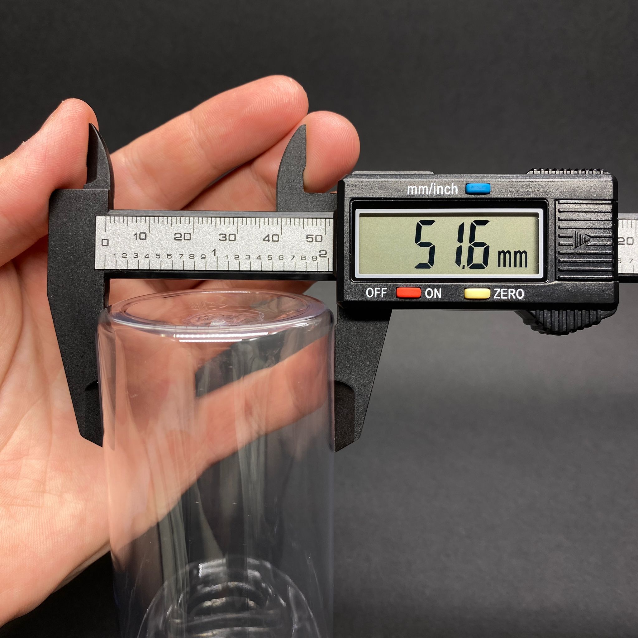 200 CC SİLİNDİR KESKİN KÜT MODEL SERT (25 GR) PET ŞİŞE - BEYAZ TRİGER SPREYLİ (DUMAN ŞEKLİNDE PÜSKÜRTÜR, ODA KOKUSU İÇİN SPREYLİ PET ŞİŞE ) - AĞIZ ÇAPI 24 MM - ŞEFFAF