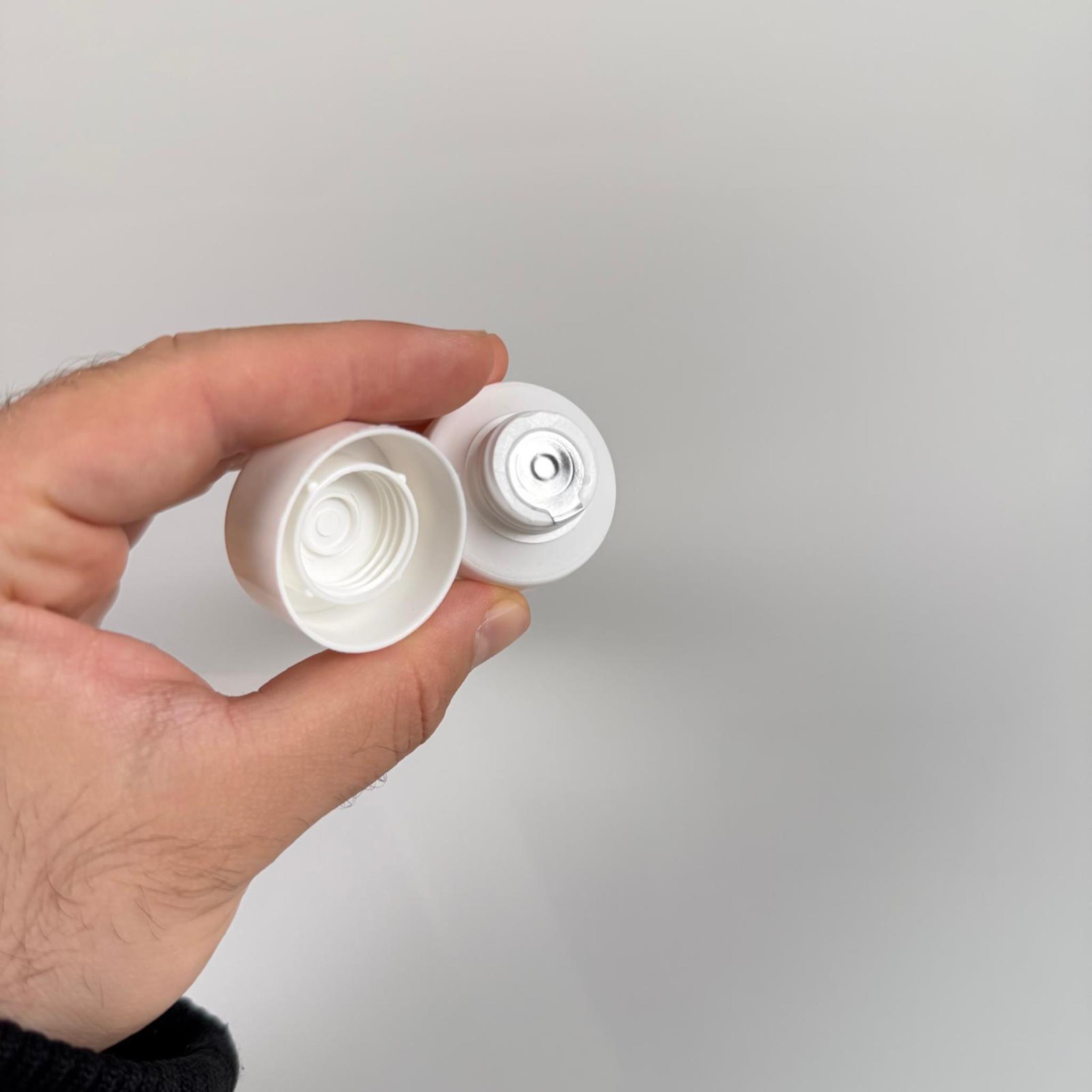 KOZMETİK İÇİN BEYAZ BOŞ KREM (AĞZI FOLYOLU) TÜPÜ KAPAKLI - 100 ML - MERHEM TÜPÜ - LİPGLOSS TÜP - DUDAK PARLATICISI TÜPÜ - BAL DOLUMU İÇİN PLASTİK TÜP  - DÜZ - ALTI AÇIK ELLE KAPANMAZ ISITICI GEREKİR