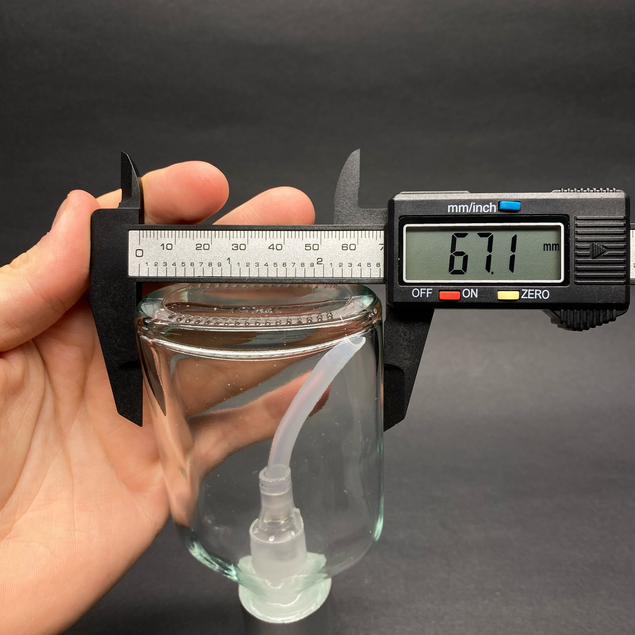 100 CC YASSI CAM ŞİŞE - GÜMÜŞ POMPALI  - 100 ML SIVI SABUN POMPALI YASSI CAM ŞİŞE , CAM TONİK ŞİŞESİ