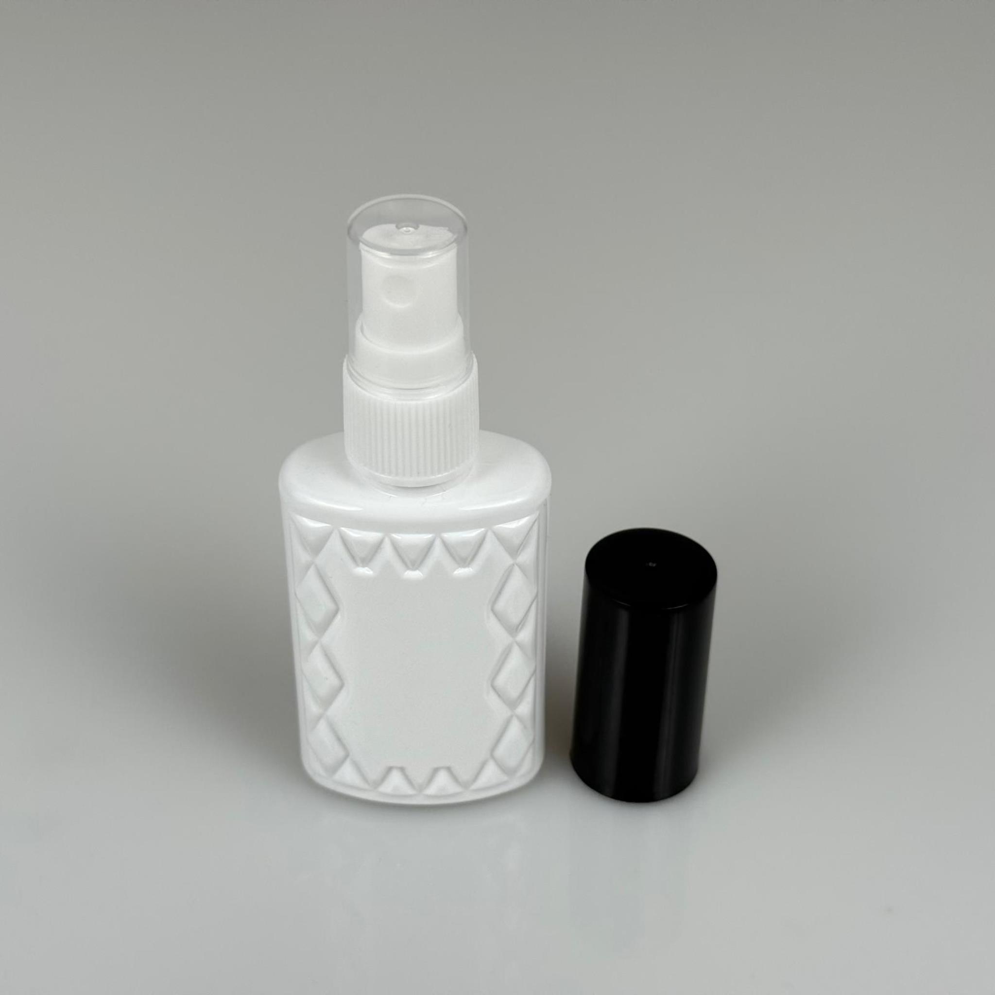 50 CC BEYAZ PET KÖŞELİ PARFÜM ŞİŞESİ  - BEYAZ SPREYLİ - SİYAH KORUMA KAPAKLI - 50 ML PLASTİK PARFÜM - KOLONYA ŞİŞESİ