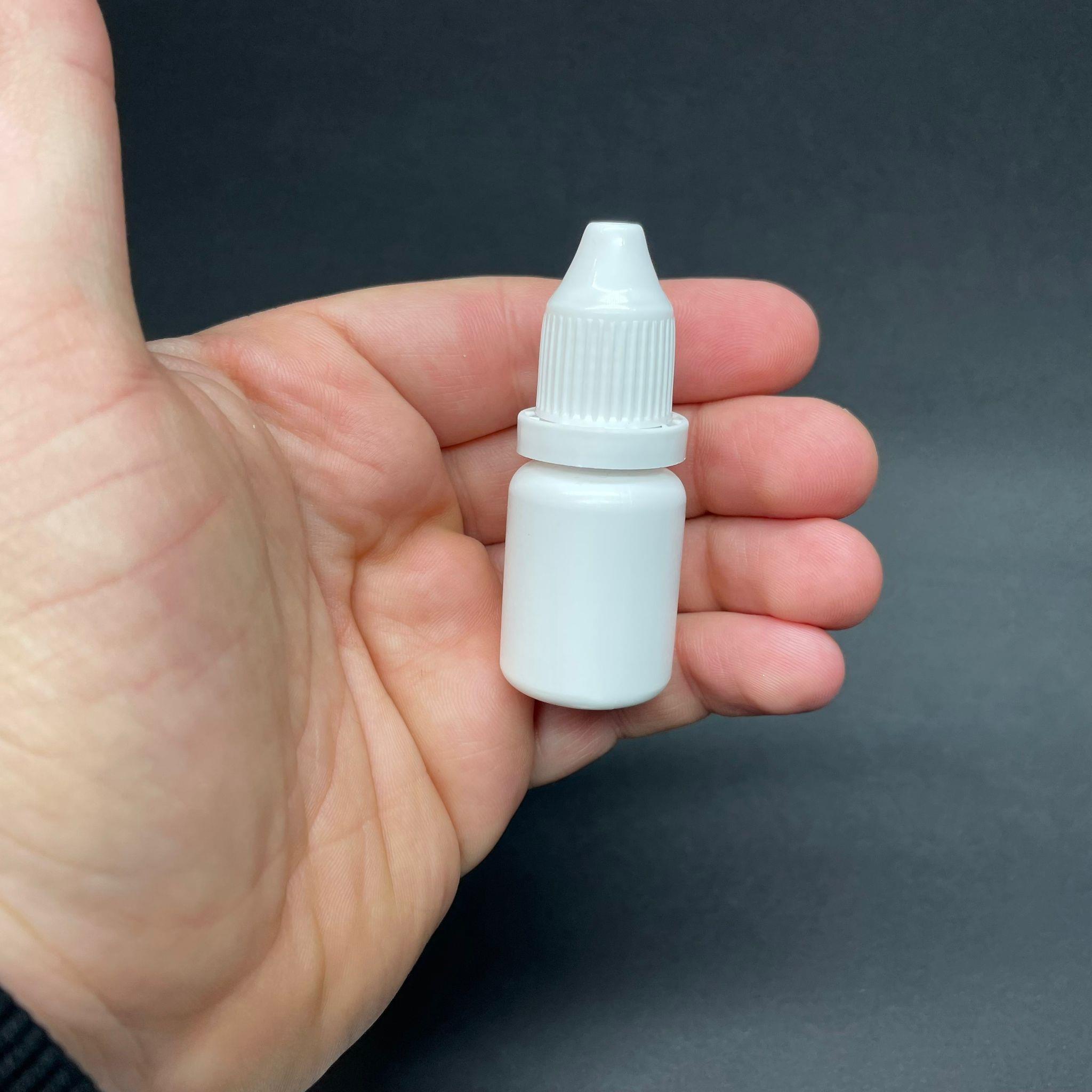 10 CC GÖZ DAMLASI ŞİŞESİ MAT BEYAZ - AKITICILI - KİLİTLİ KAPAKLI - 10 ML DAMLALIKLI PLASTİK ŞİŞE - KOZMETİK AMBALAJ - DAMLALIKLI BOŞ ŞİŞE