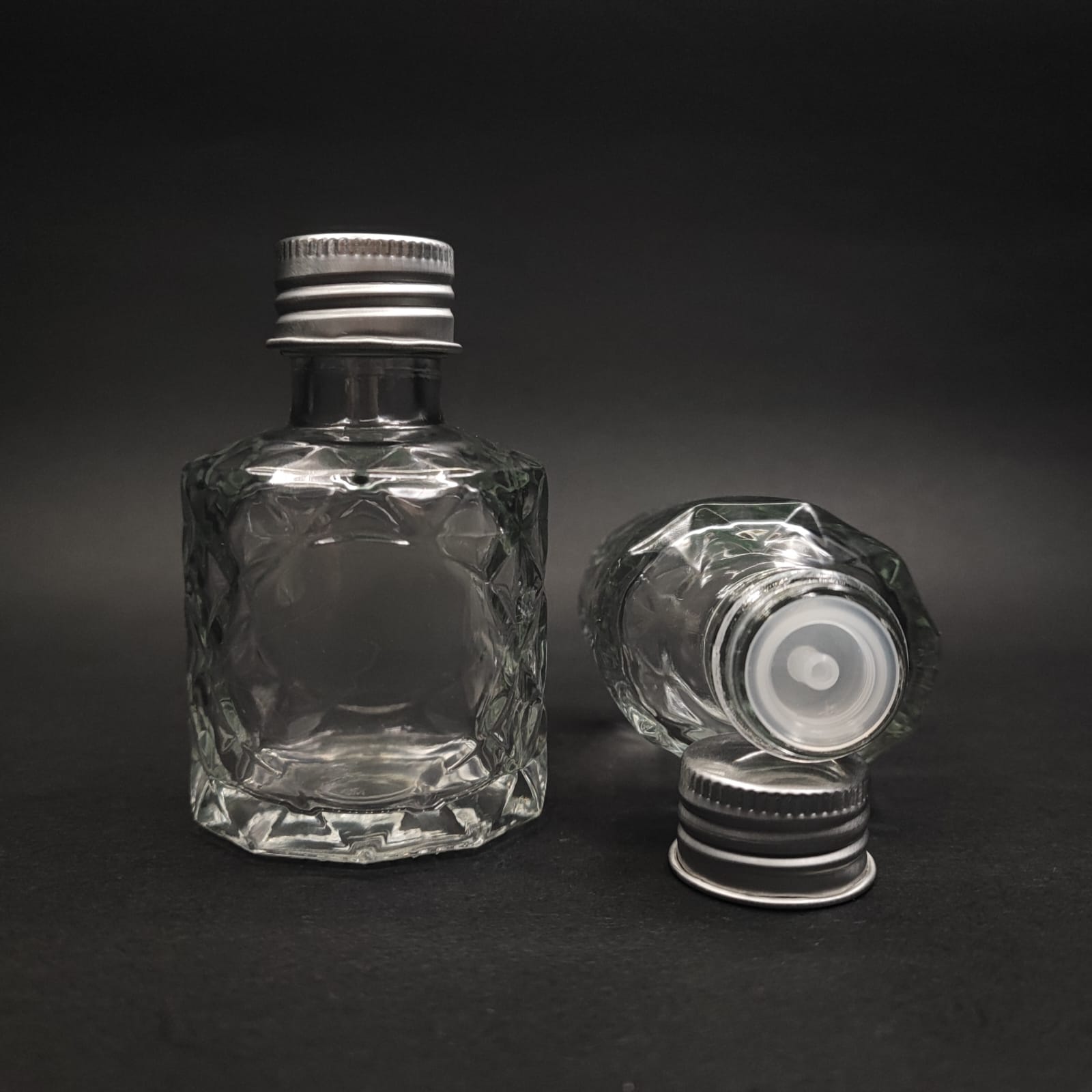 50 CC VELORA CAM ŞİŞE - GÜMÜŞ METAL ALÜMİNYUM KAPAKLI + KOLONYA TIPALI - 50 ML DÜĞÜN, NİŞAN, SÖZ, KINA, CENAZE, PROMOSYON İÇİN HEDİYELİK LÜX KOLONYA ŞİŞELERİ
